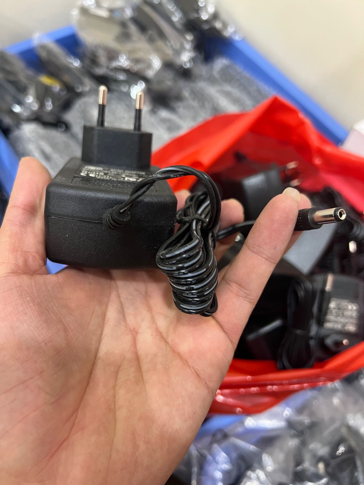 DC 24v 1000ma (24v1a) nguồn adapter bảo hành 12 tháng