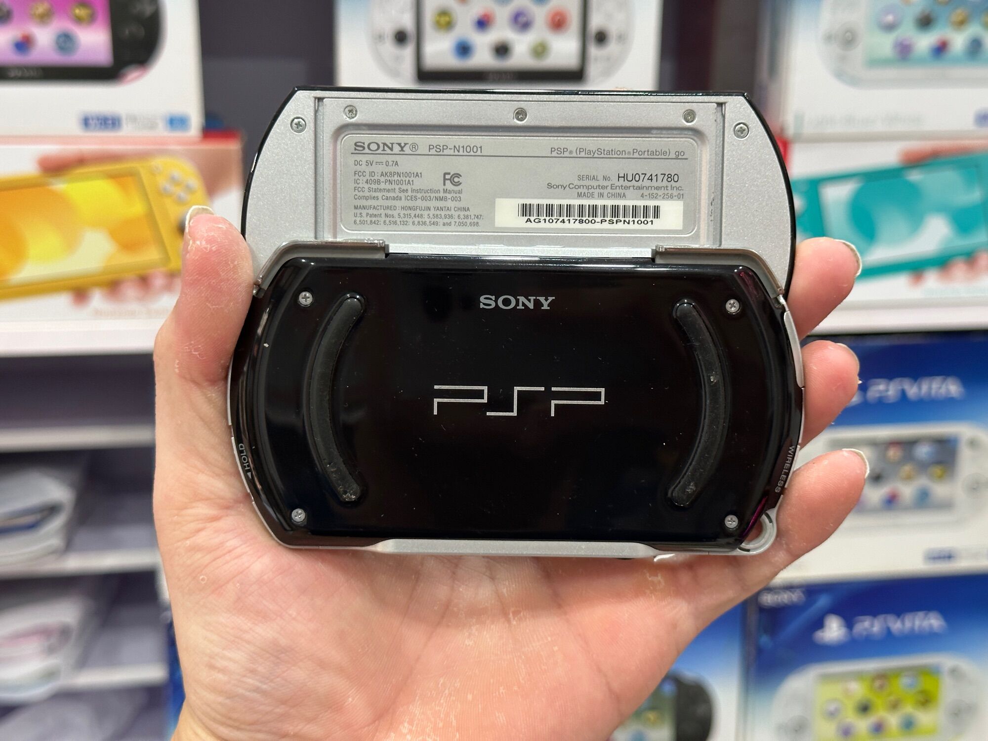 Máy Game PSP GO Full Game 16Gb
