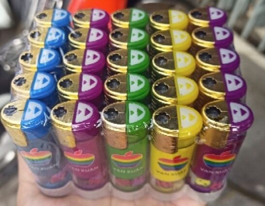 𝐇𝐨̣̂𝐩 𝐐𝐮𝐞̣𝐭 khè Bật lửa🔥 khò xí ngầu xúc xắc chống gió (Hộp 50c)