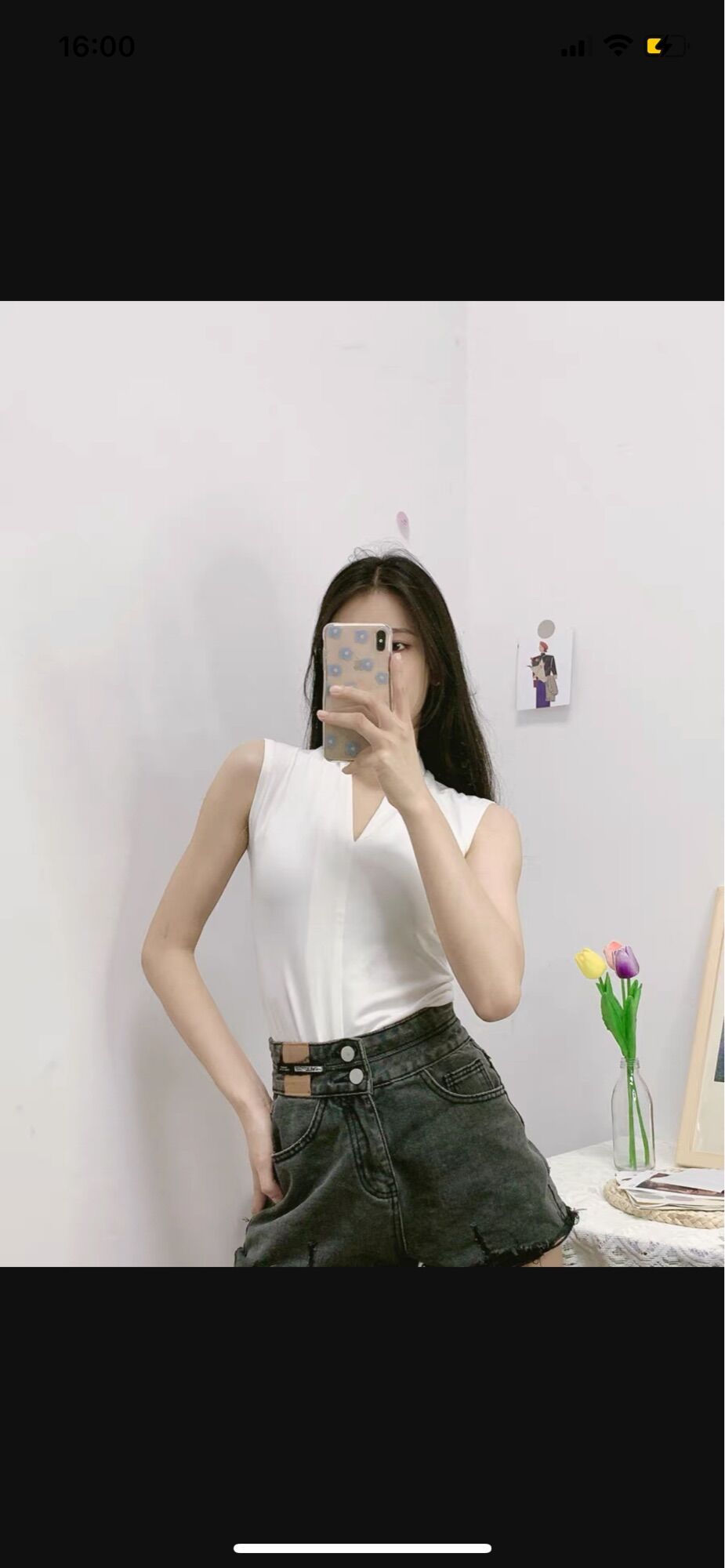 Áo sát nách cổ chữ V ôm sát gợi cảm