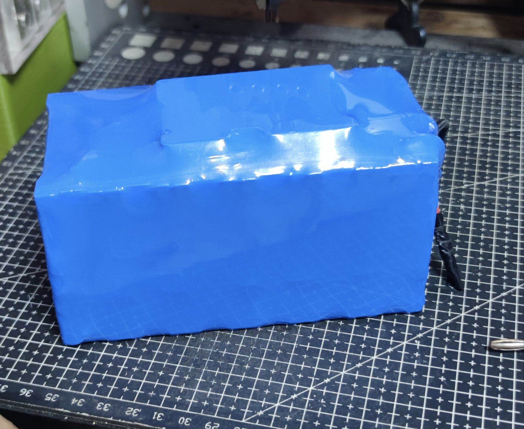 Khối pin 24v 15A - 20Ah thay thế cho 2 bình acquy chì bền nhẹ dùng lâu gấp 3 lần acquy