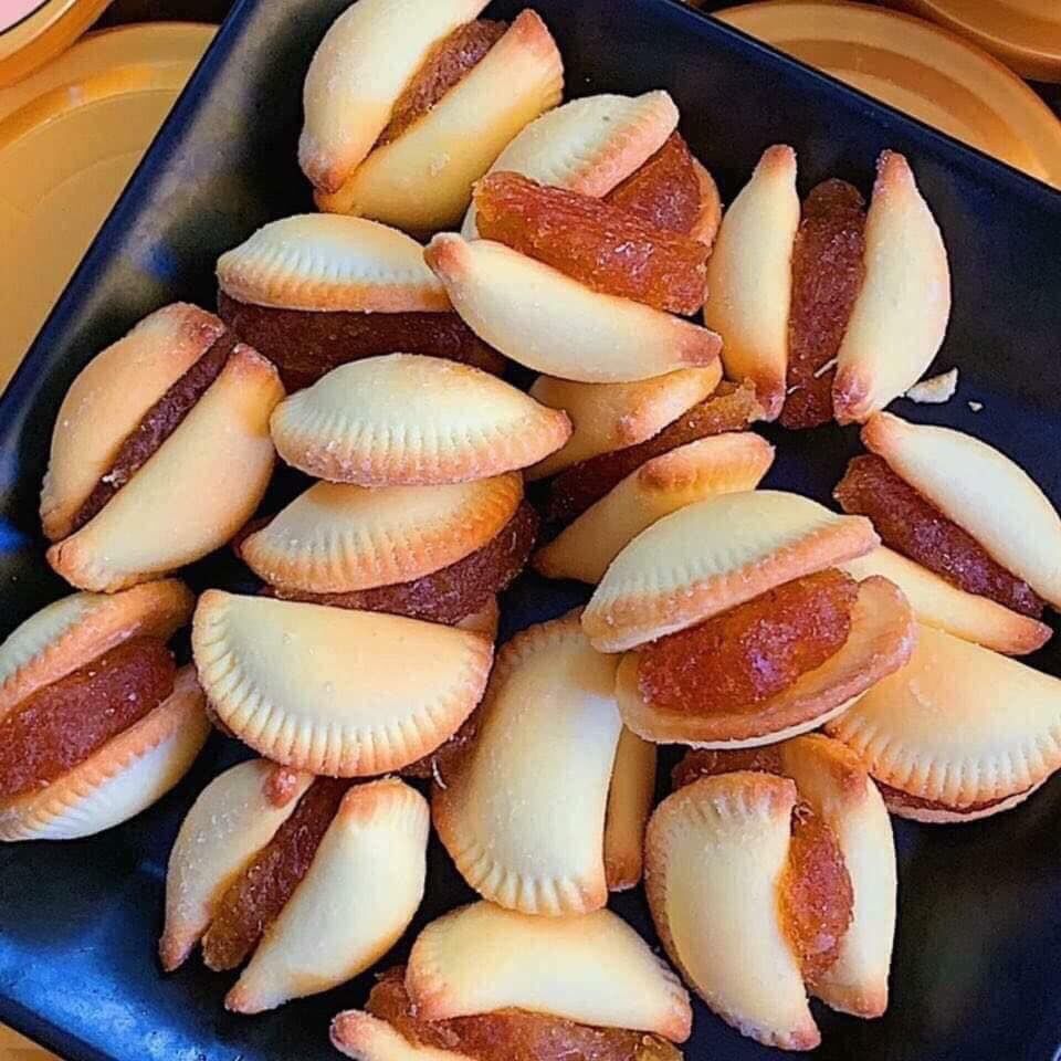 Bánh sò khóm kẹp dứa thái lan