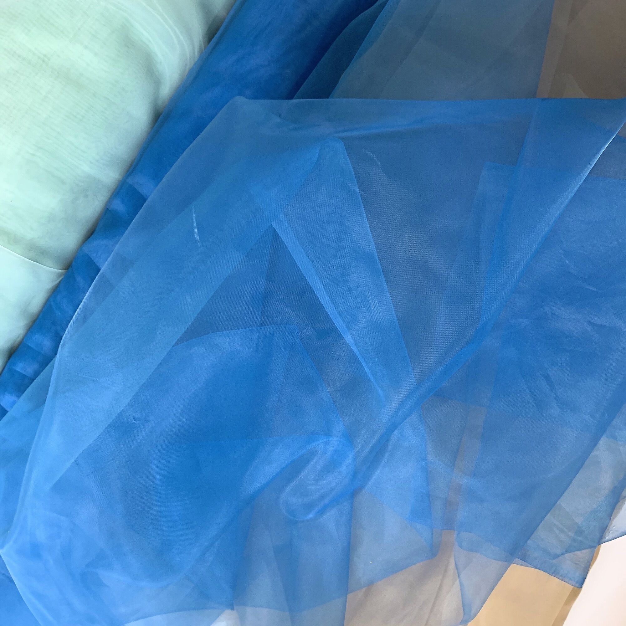 Vải voan kính màu xanh dương khổ 1mx1m5