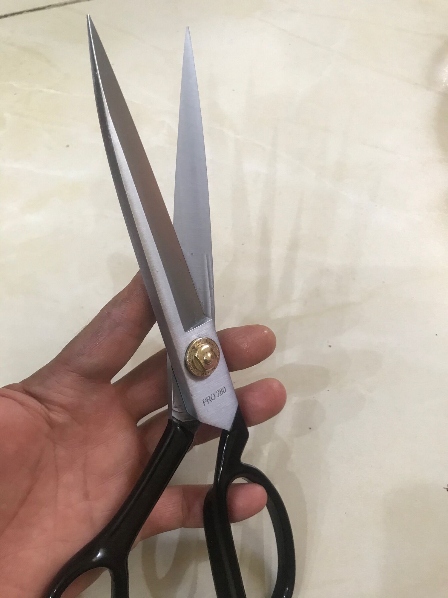 Kéo cắt vải con Ó Eagle 12inch