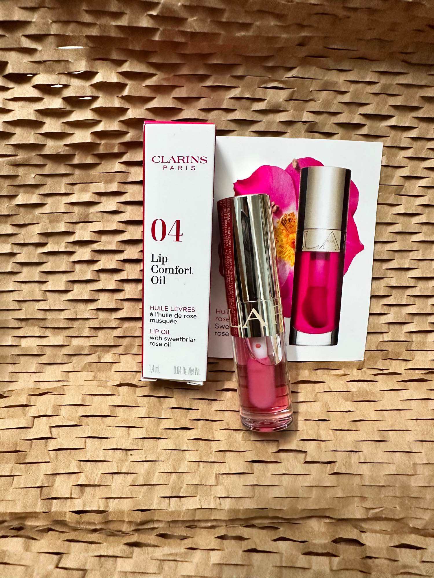 Son dưỡng môi clarins Lip Comfort Oil Hydrating and Plumping Lip Oil