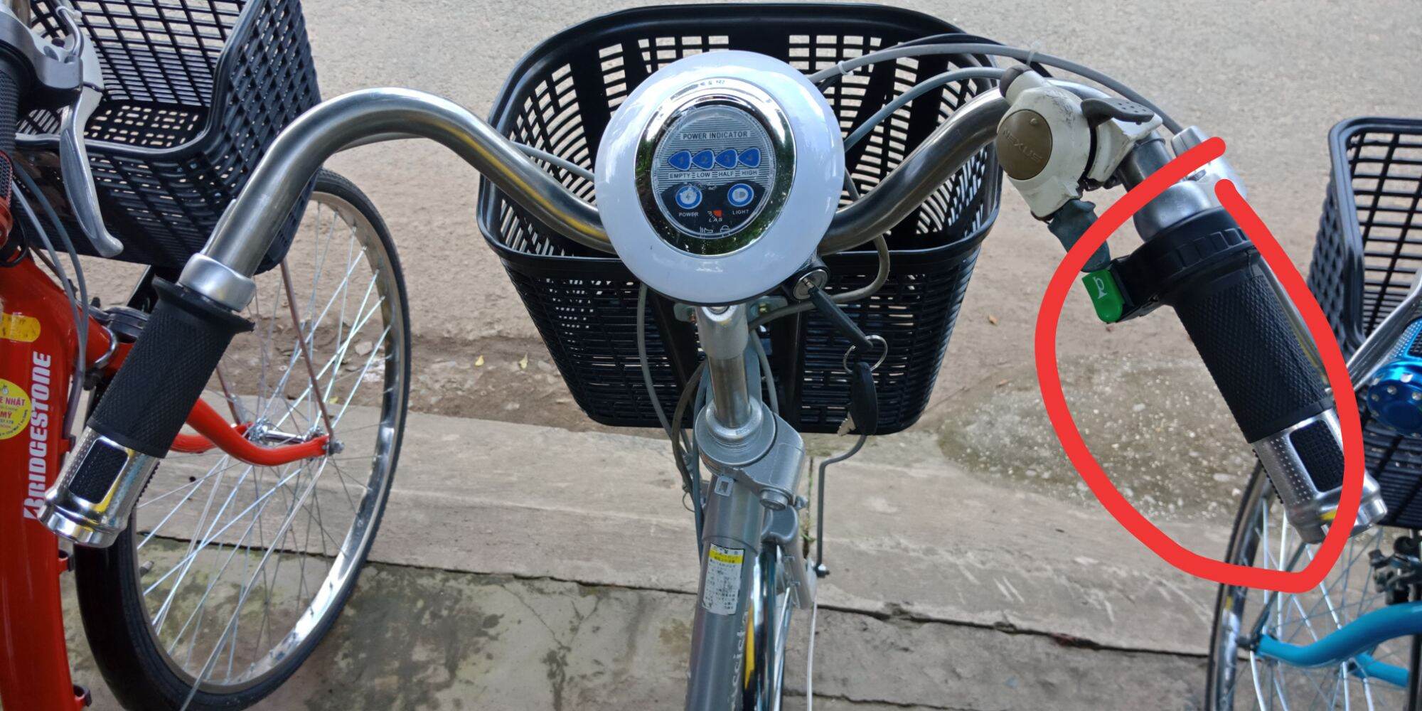 tay ga 24v có nút kèn xe đạp điện