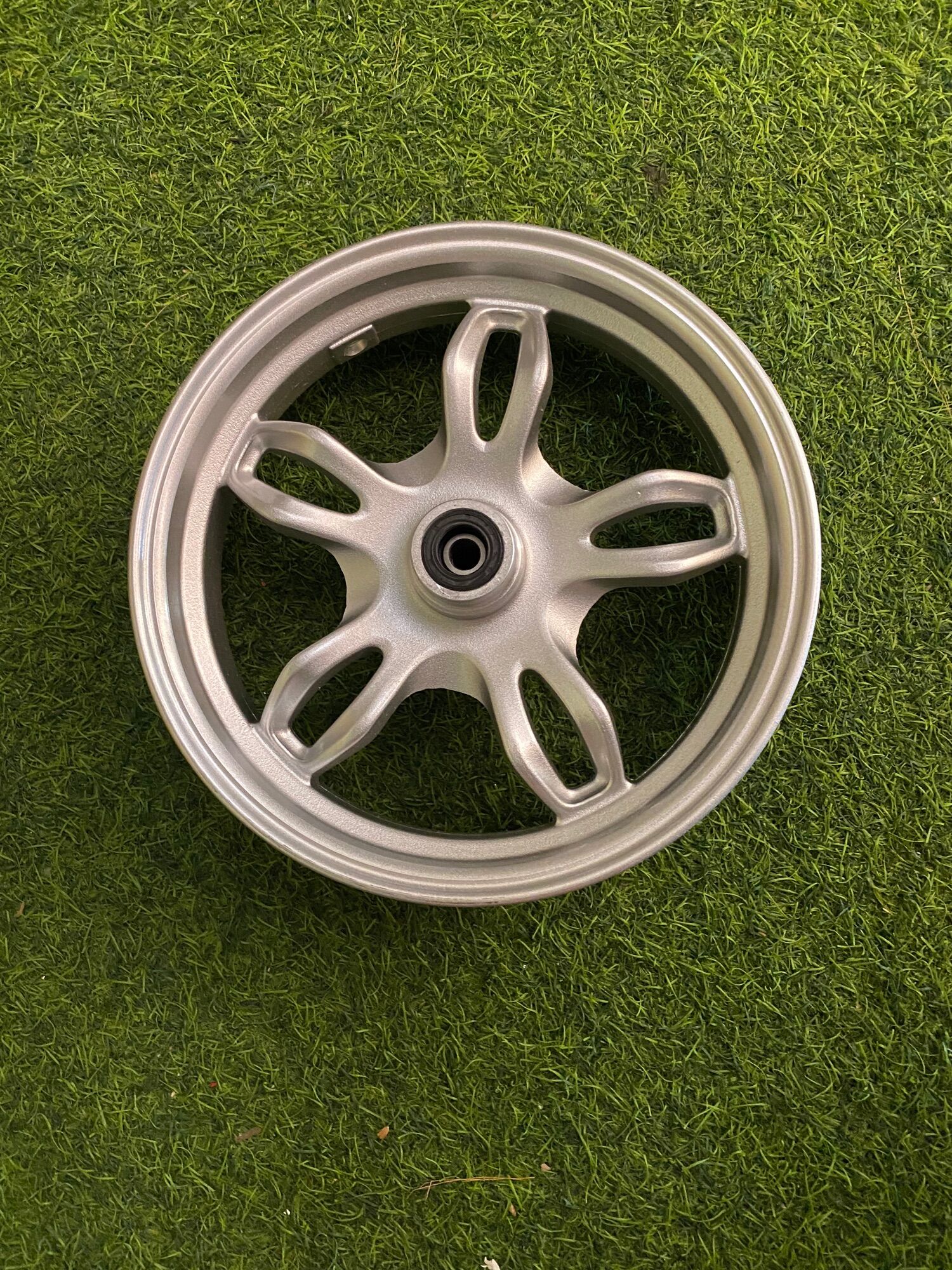Vành trước xe máy điện Vespa phanh đĩa vành 10