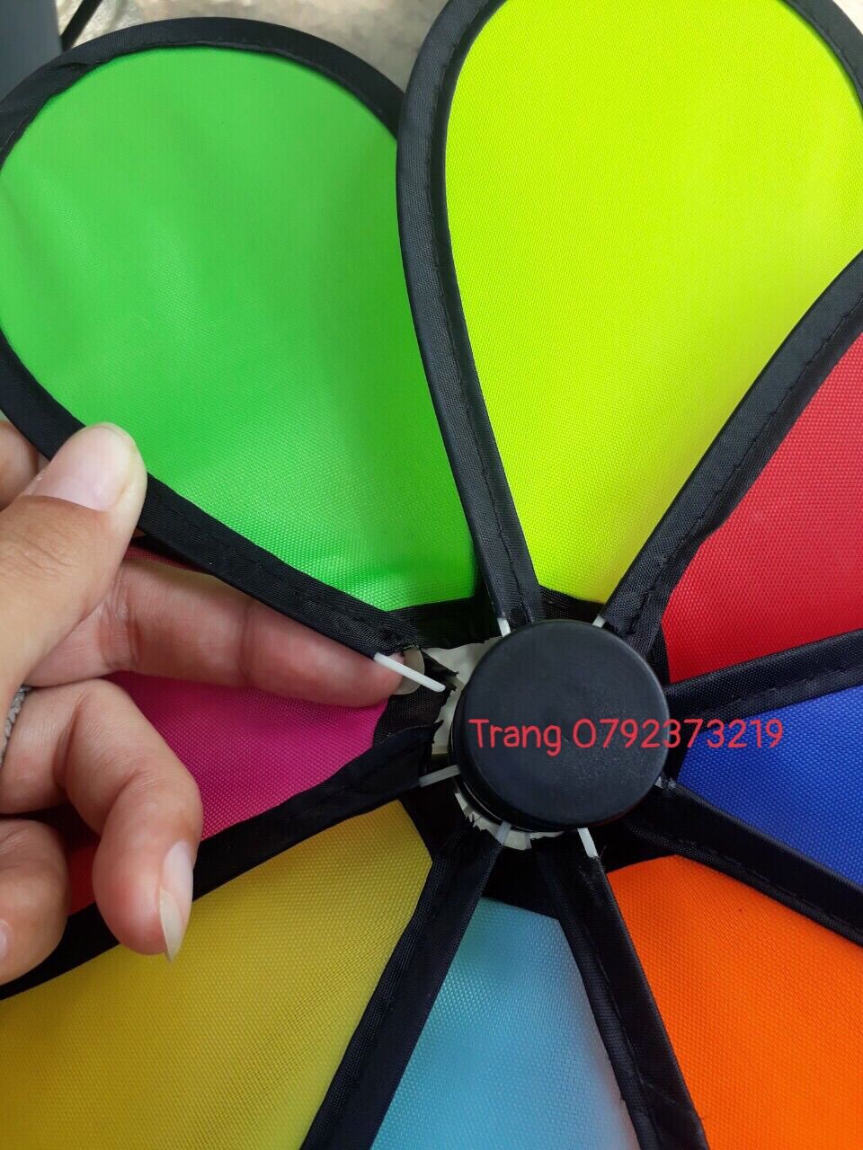 Chong chóng cầu vồng 8 cánh