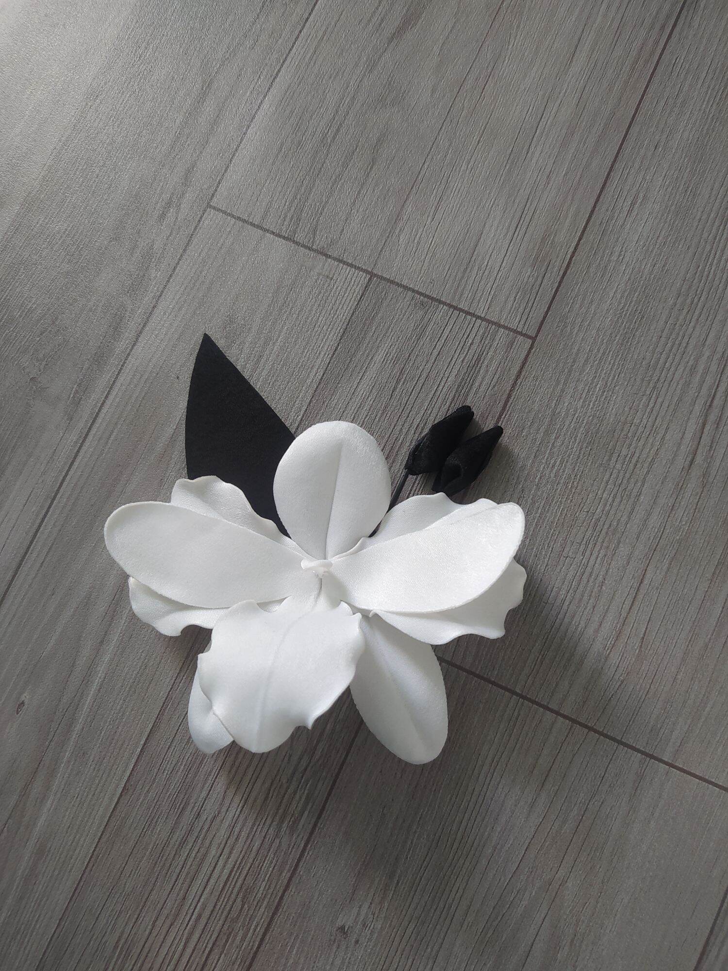 Hoa lan cài áo handmade Canto phối màu