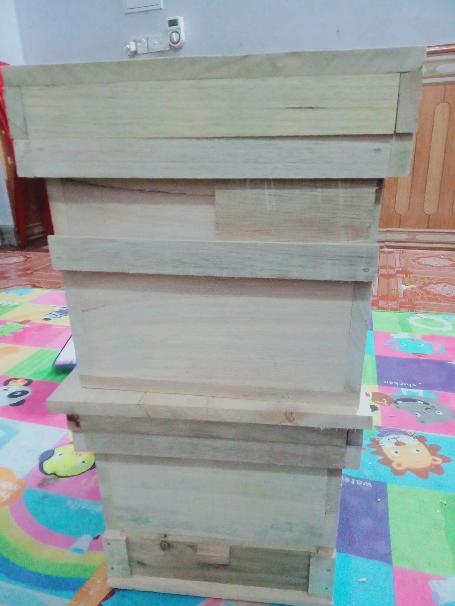 {tổng kho }Thùng  nuôi ong. .mật.nội.. gỗ gạo