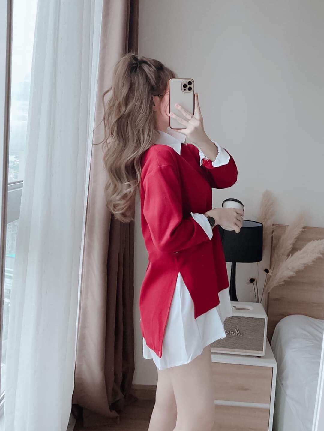 váy sơ mi trắng mix áo đỏ xinh hết nấc