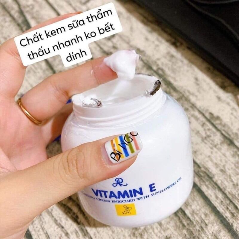 KEM LÀM MỀM DA , Ủ GÓT CHÂN VITAMIN E