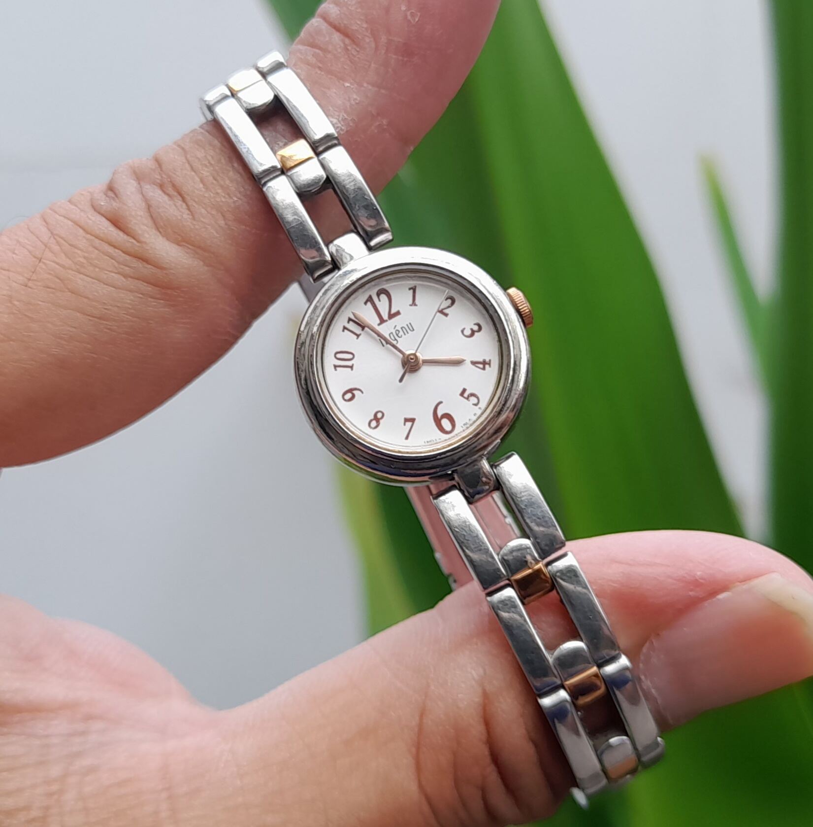 Đồng hồ Nữ ALBA lắc vòng tay ,xinh đẹp bền bỉ của Japan