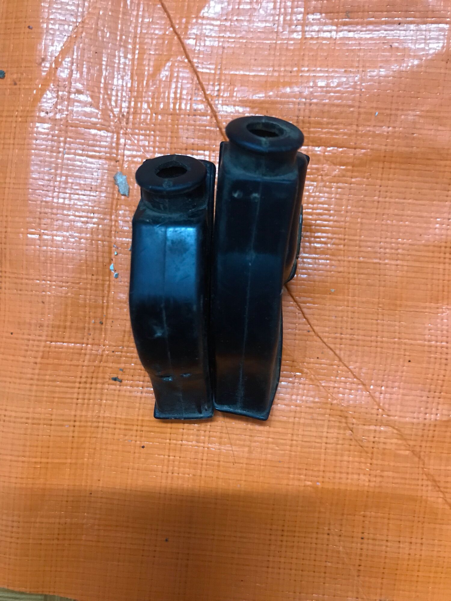 Chụp bụi tay côn tay phanh win100 tháo xe