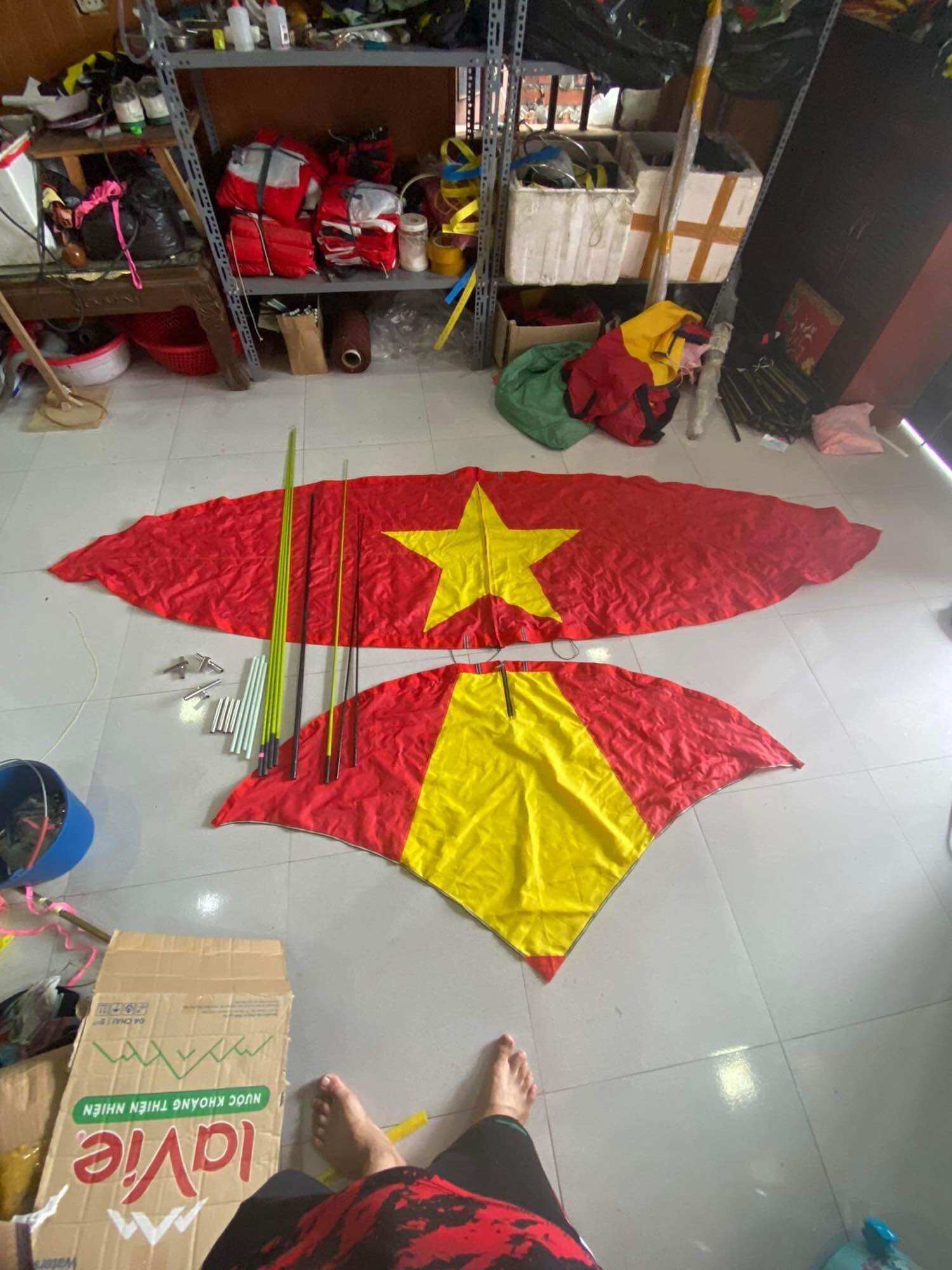 Áo diều cờ đỏ 2m8 xỏ khung 3m
