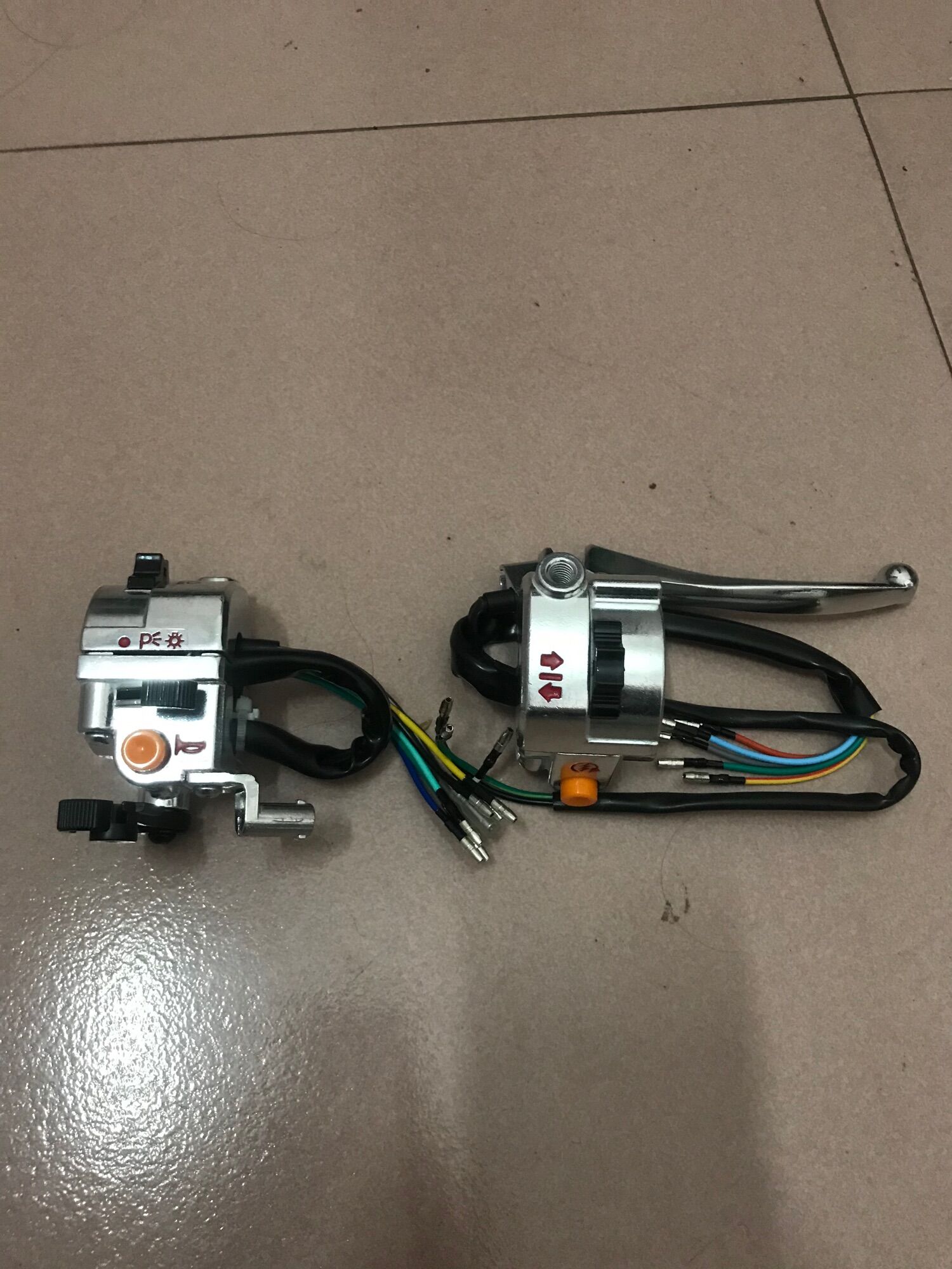 Cụm công tắc cúp 82