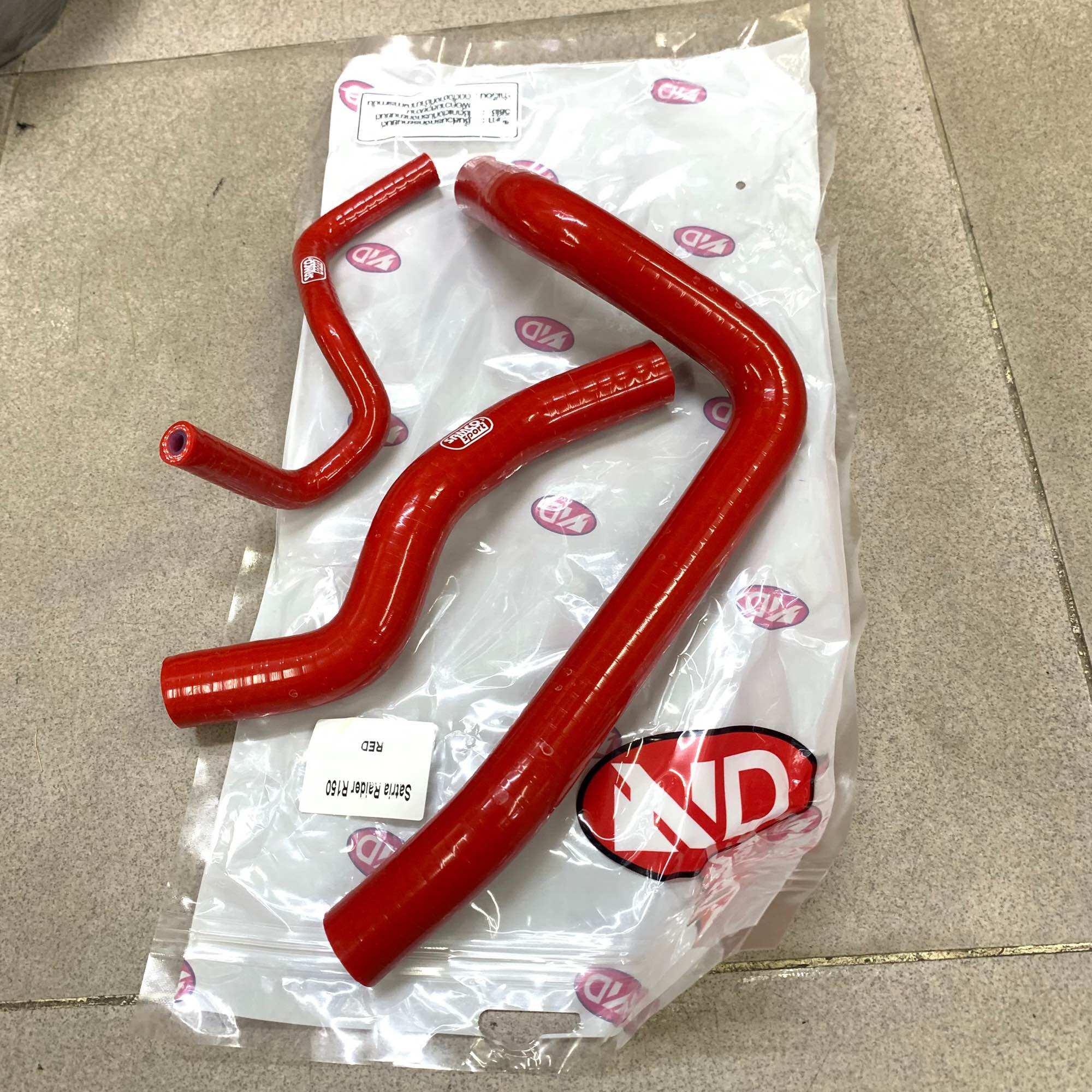 Ống nước gắn xe RIADER Fi và SATRIA màu đỏ HIỆU SAMCO
