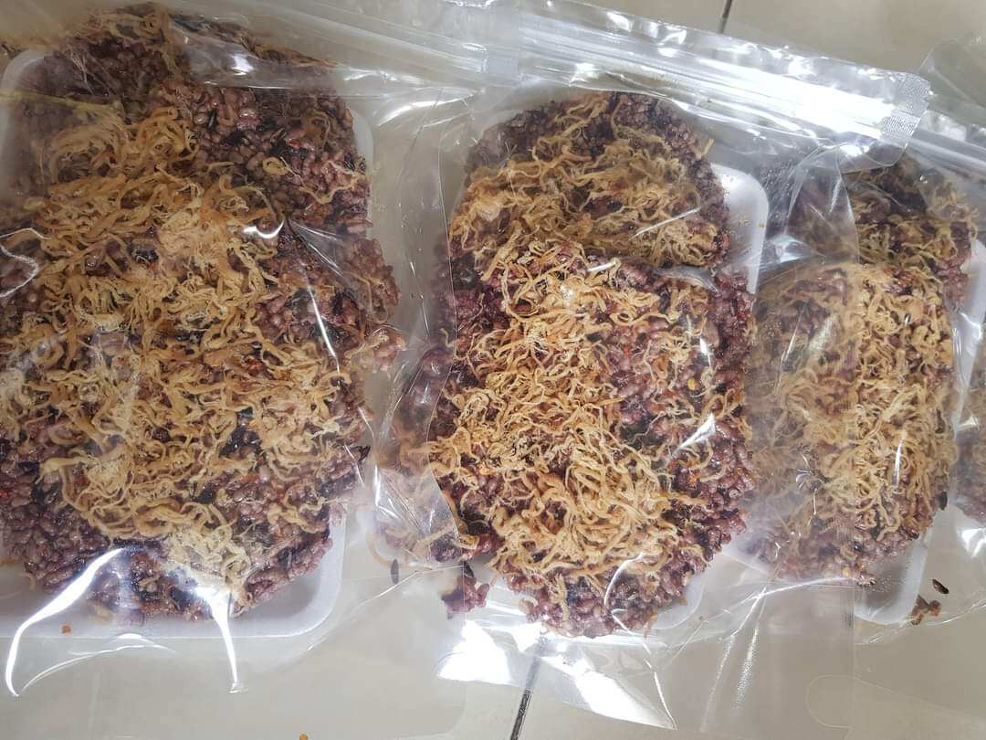 Cơm cháy nếp cẩm chà bông