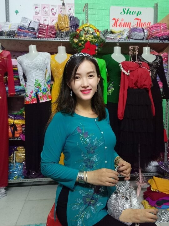 ÁO BÀ BA ÉP ĐÁ CHƯA CÓ QUẦN