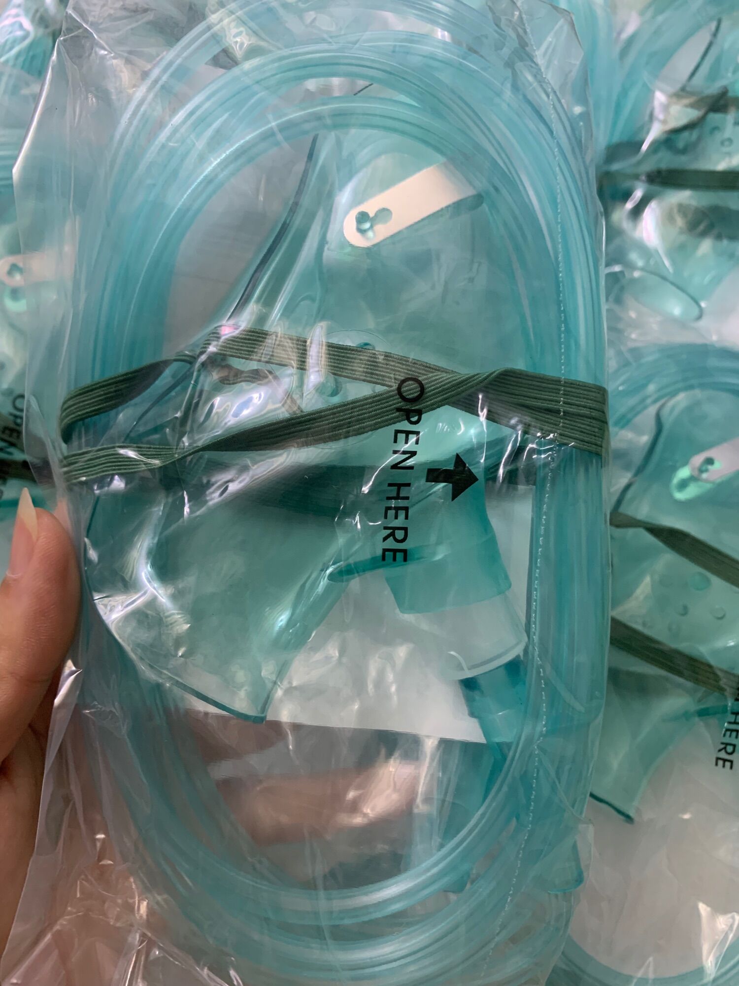 Mặt nạ thở oxy, Mask thở oxy có túi và không túi