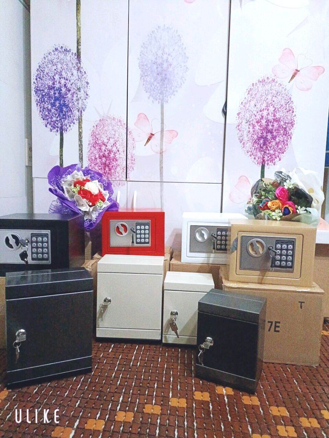 két sắt mini tiết kiệm tiền