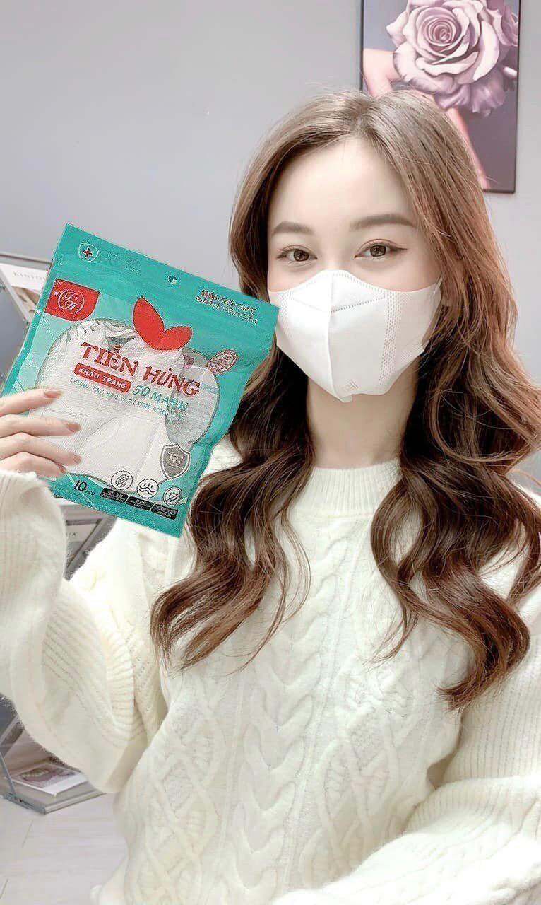 100 chiếc khẩu trang 5D tiến hùng