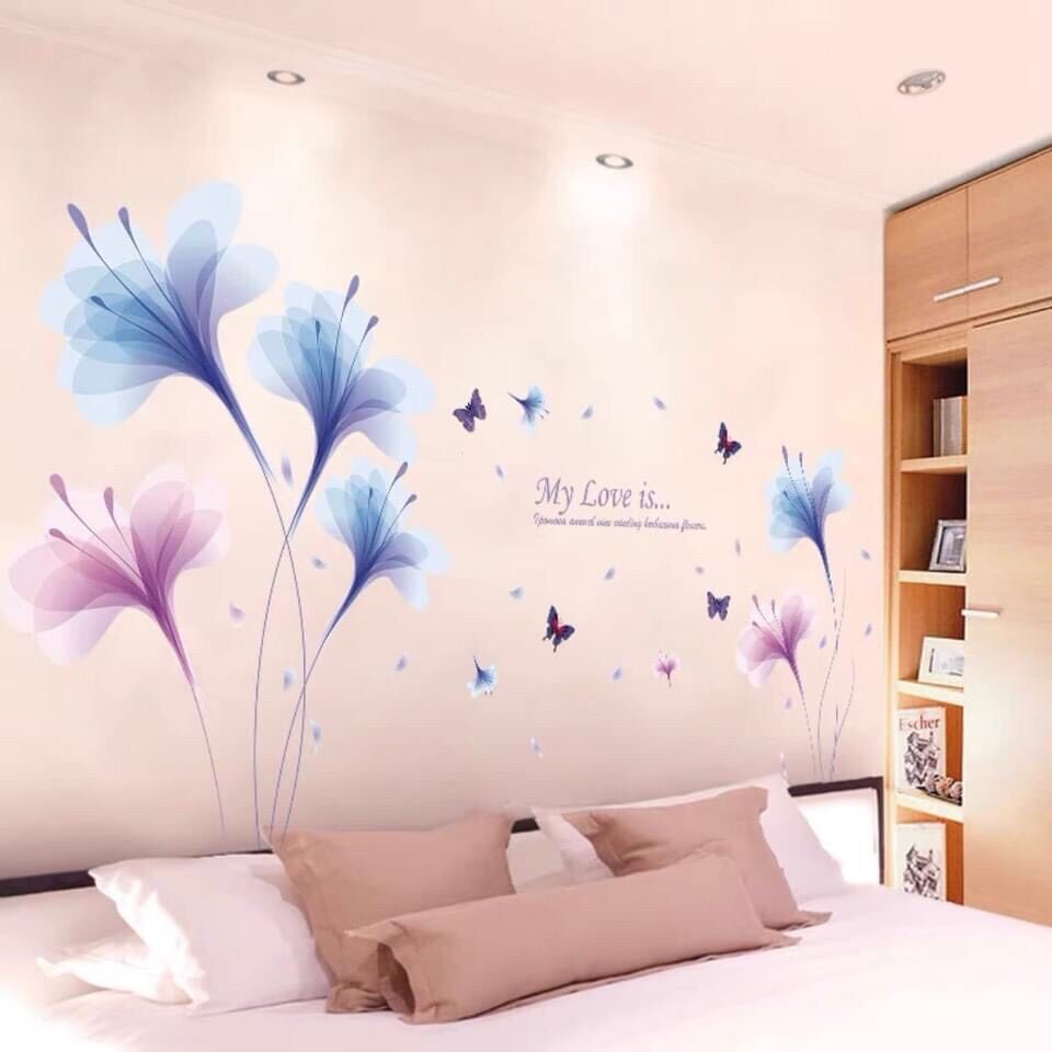Decal dán tường chân cỏ sắc màu và hoa tím