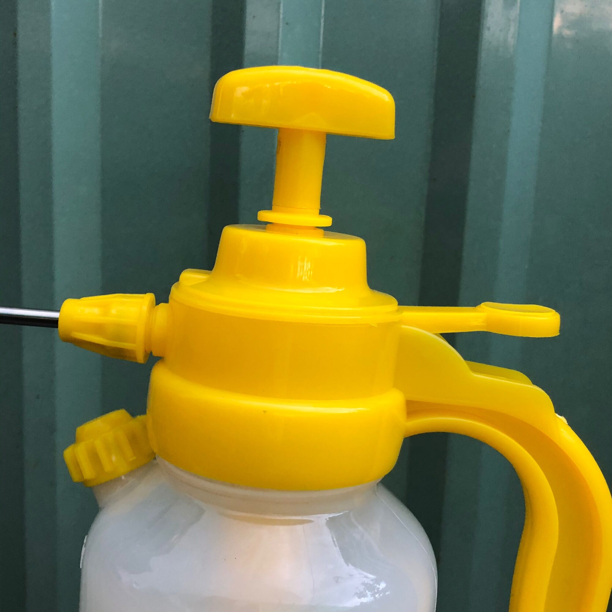 Bình Xịt Tưới Cây 1.5L