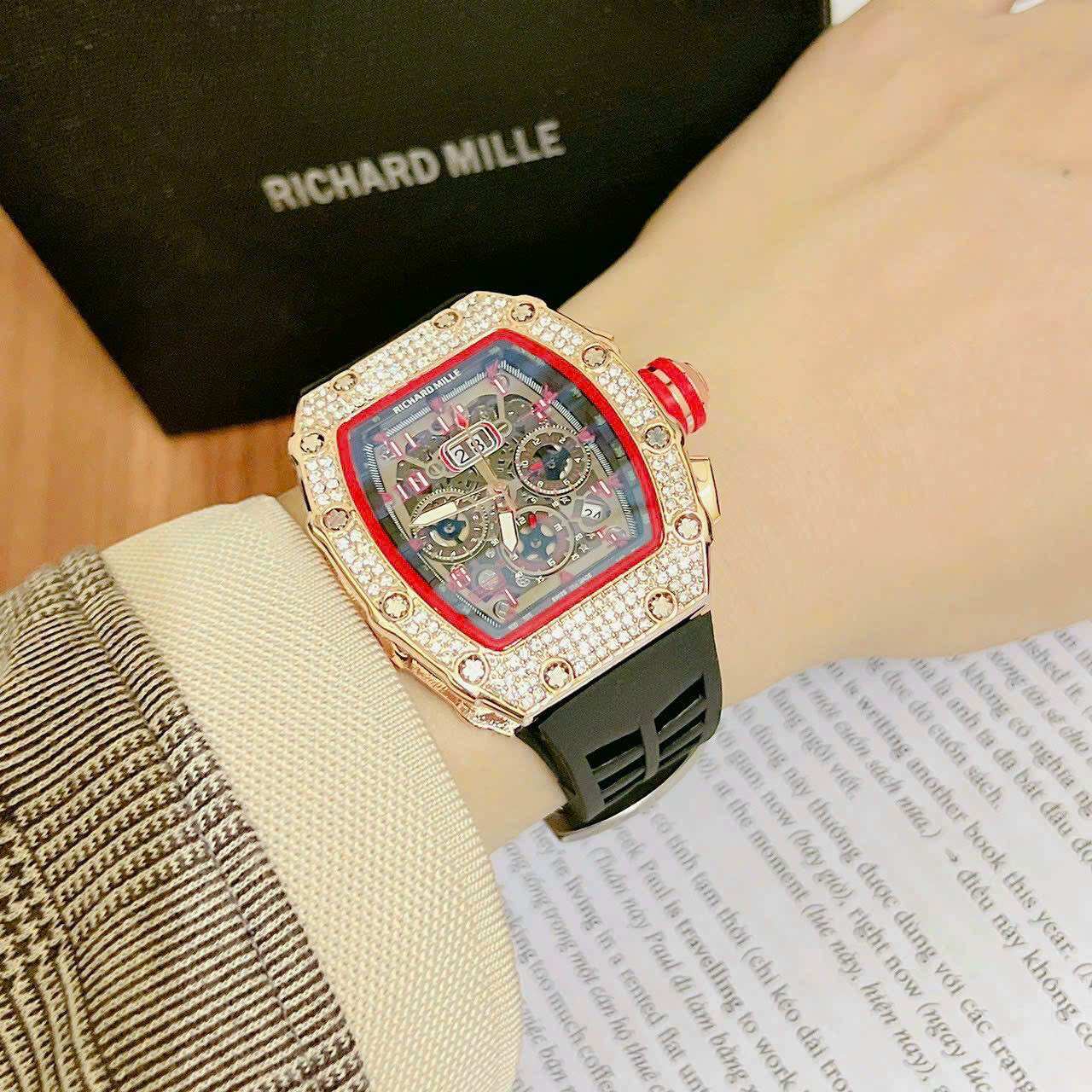 Đồng hồ nam Richat mille vuông viền đá nam - Máy chạy full 6 kim -size :42mm