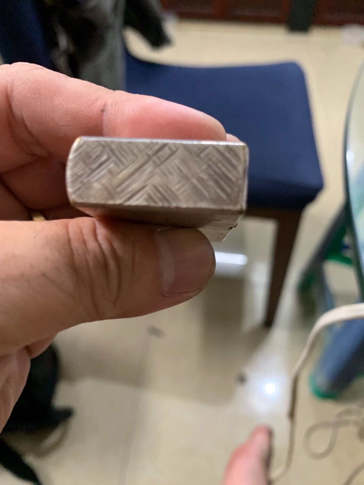 Bật lửa Dunhill D70 chưa spa.