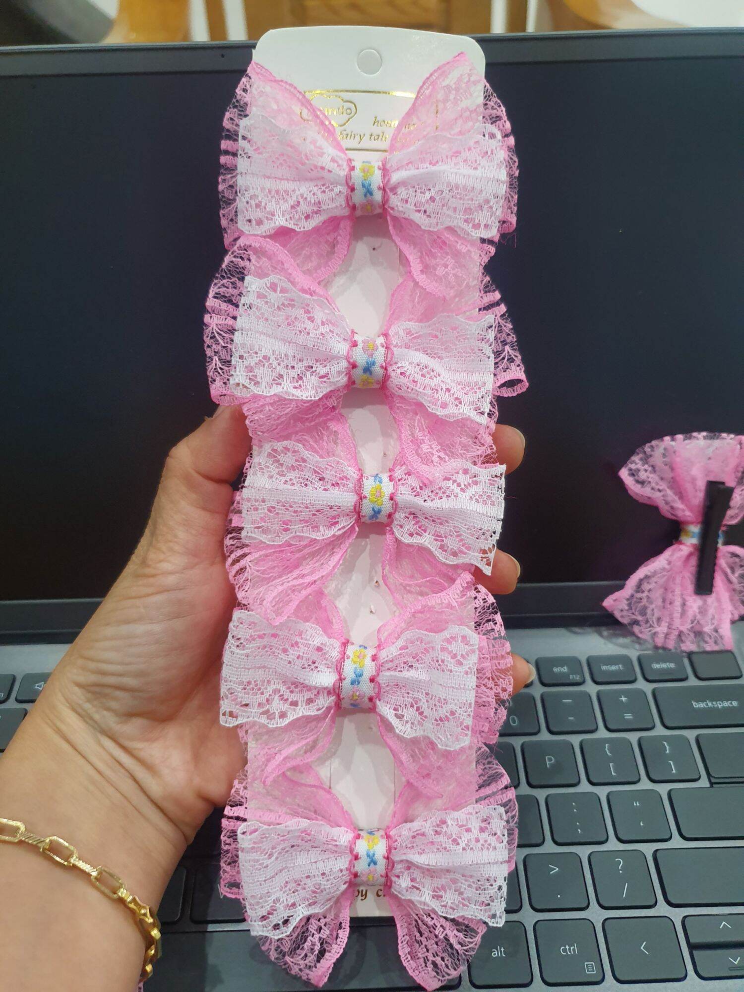 Combo (2 chiếc) kẹp tóc nơ ren cho bé.