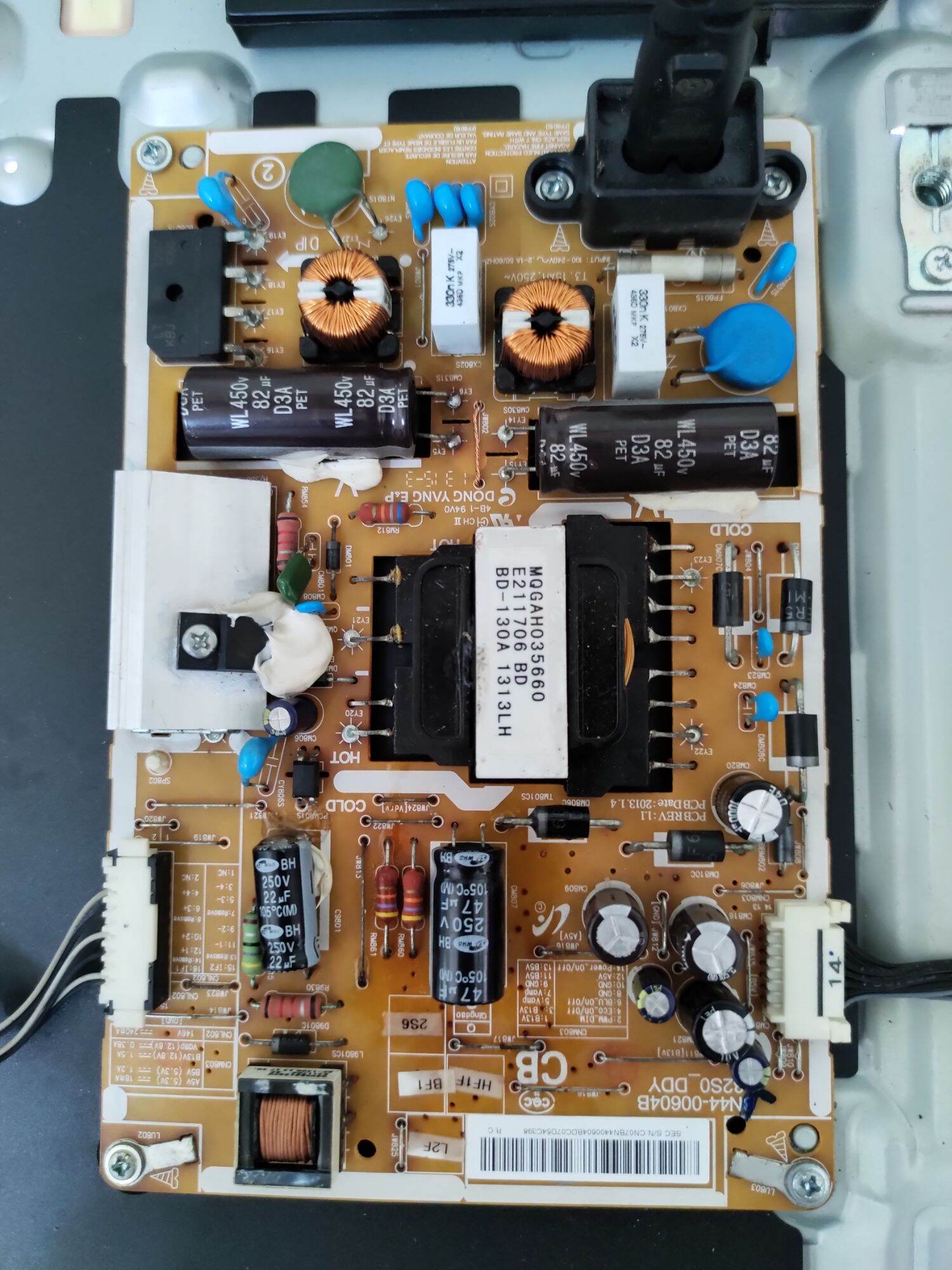 Bo mạch, cáp tivi SS UA32F4000