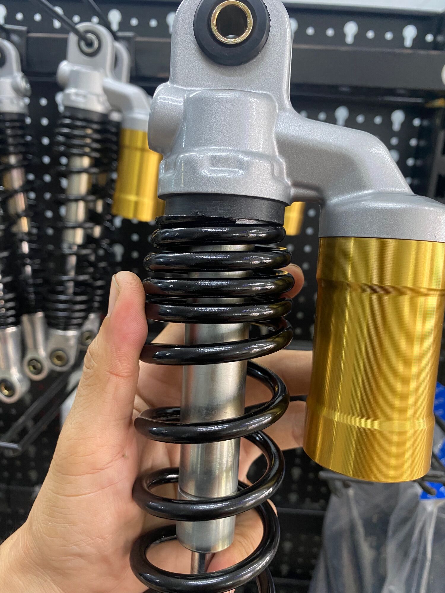 Phuộc Sau NVX lên cho : Sh Ý , Dylan , Ps , Pcx Chiều Dài 33,5cm