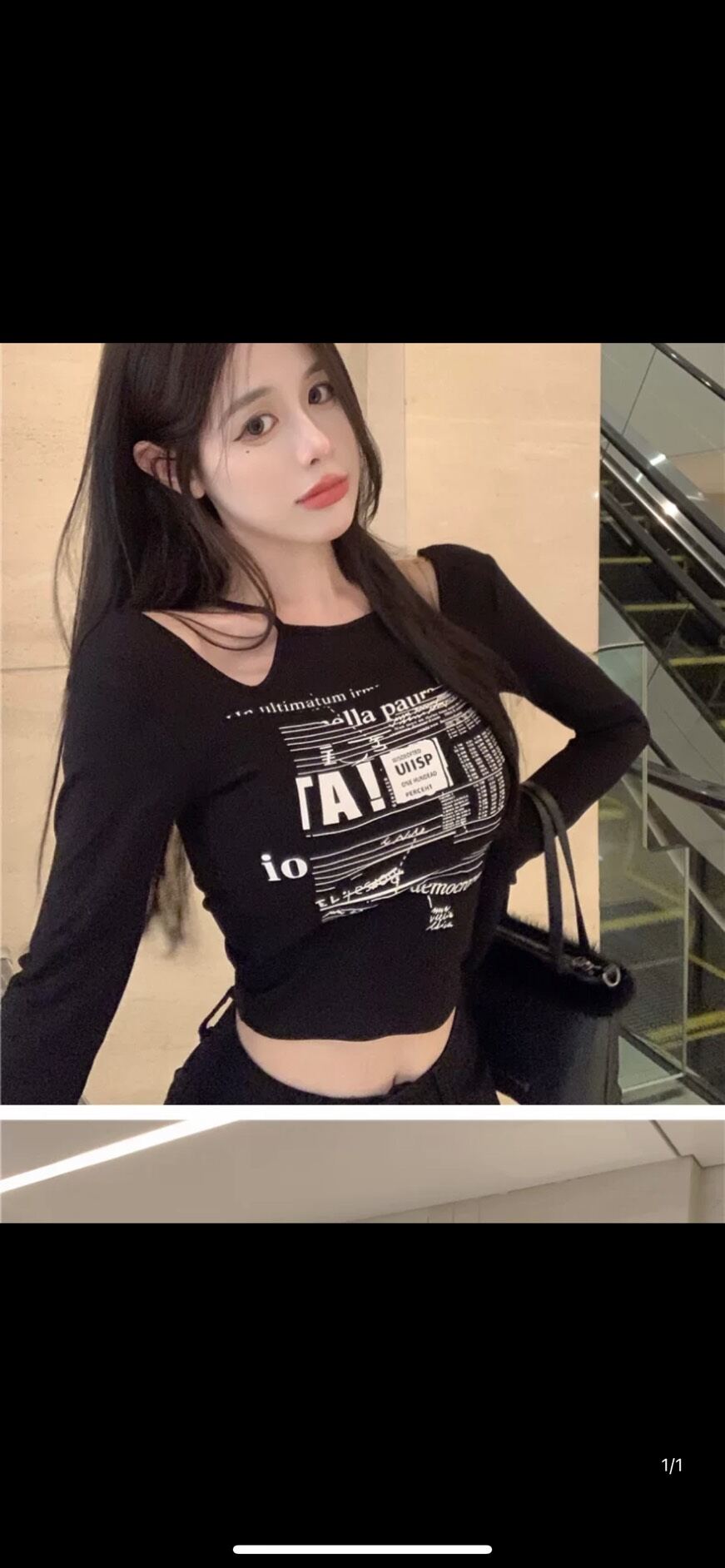 Áo croptop cổ yếm in hình tay dài