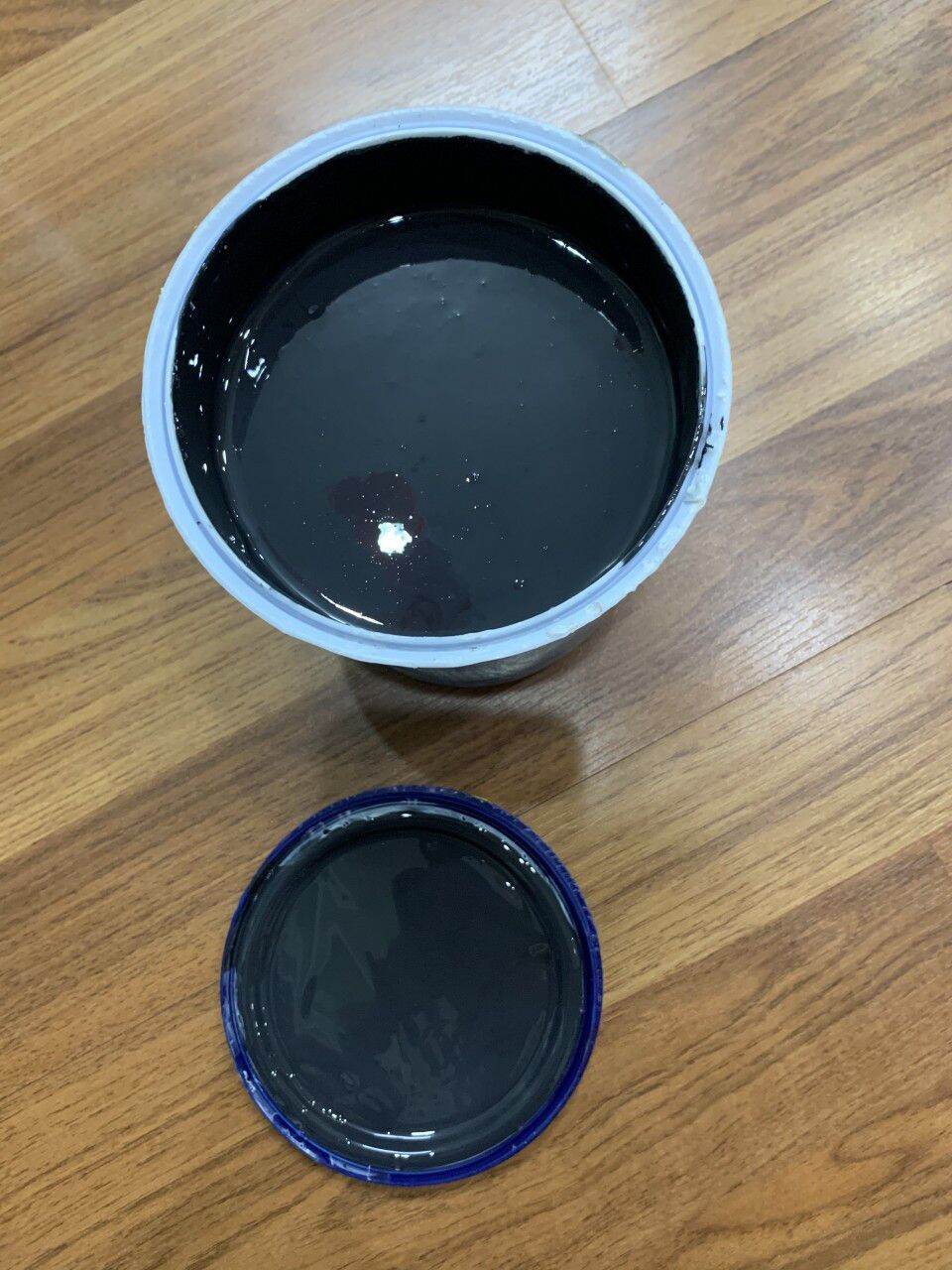 sơn màu ngoại thất màu đen thùng 5 lit  My Hour