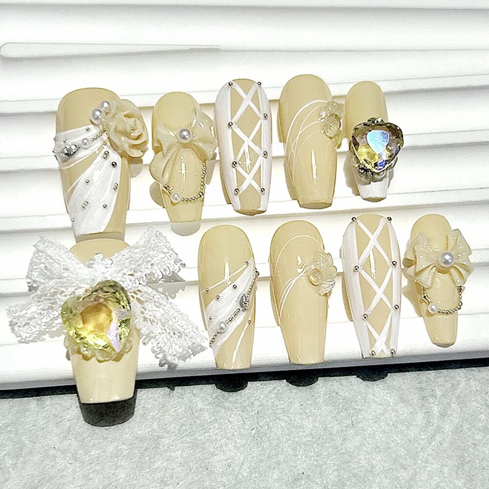 82 Nail box thiết kế , họa tiết màu vàng nơ tiểu thư xinh