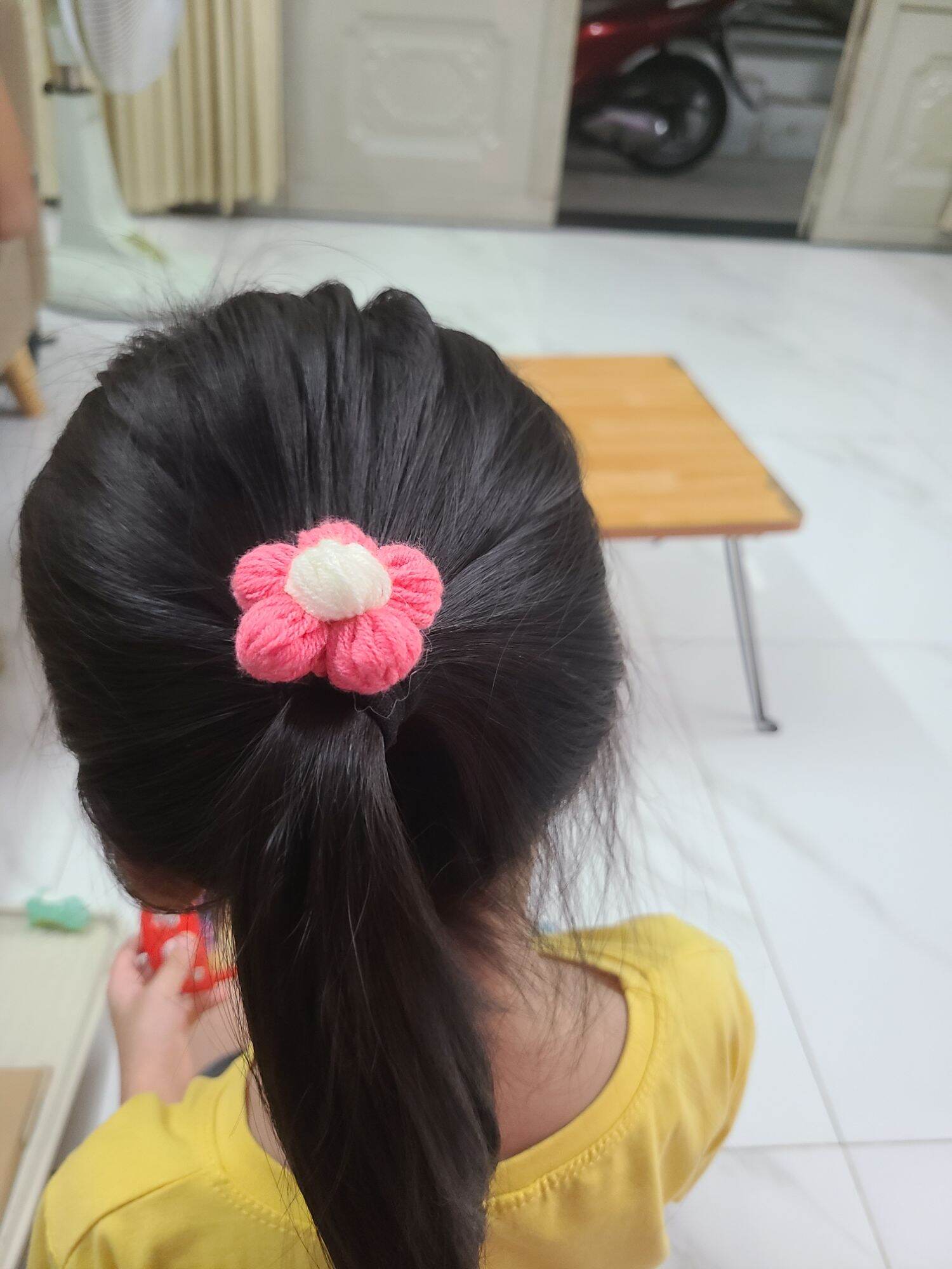 Cột tóc cho mẹ và bé .được chọn màu