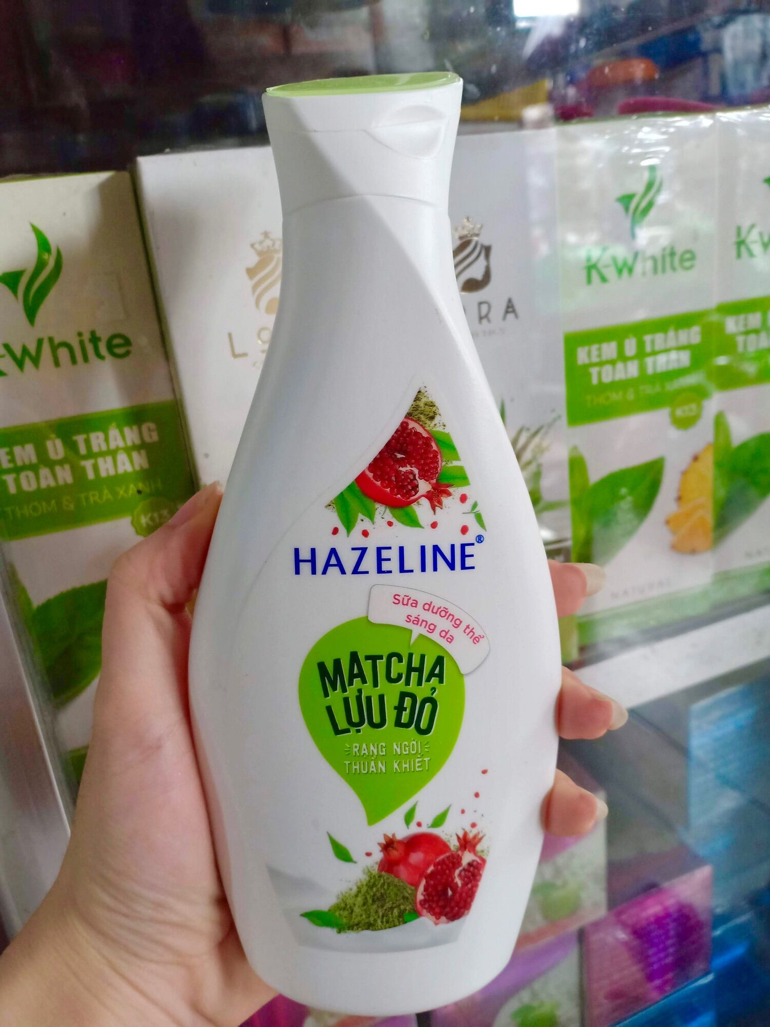 Sữa Dưỡng Thể Làm Sáng Da Matcha & Lựu Đỏ HAZELINE 370ml