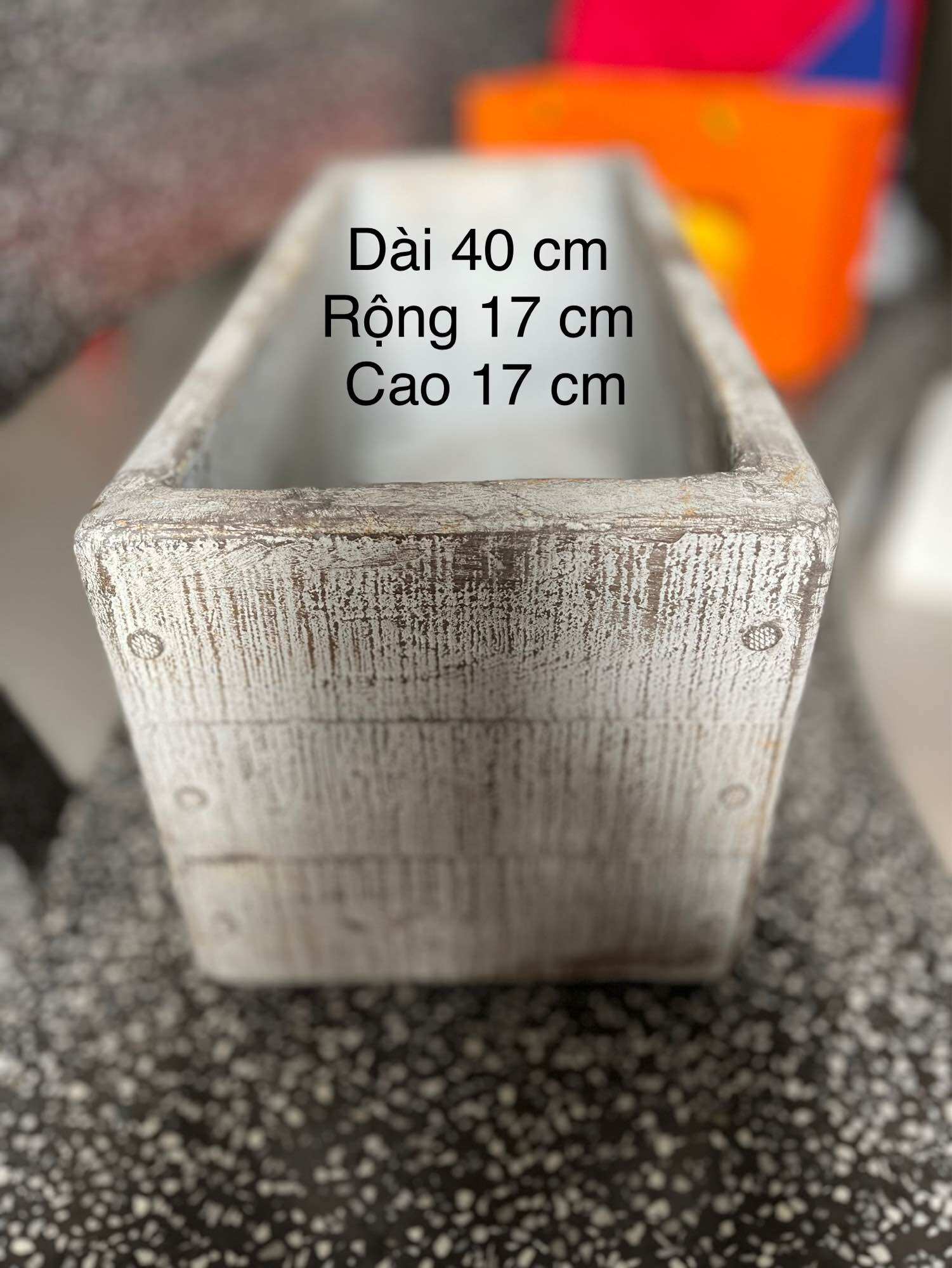 Chậu xi măng nhẹ hình chữ Nhật Vân gỗ đk dài 40 cm cao 17 cm rộng 17