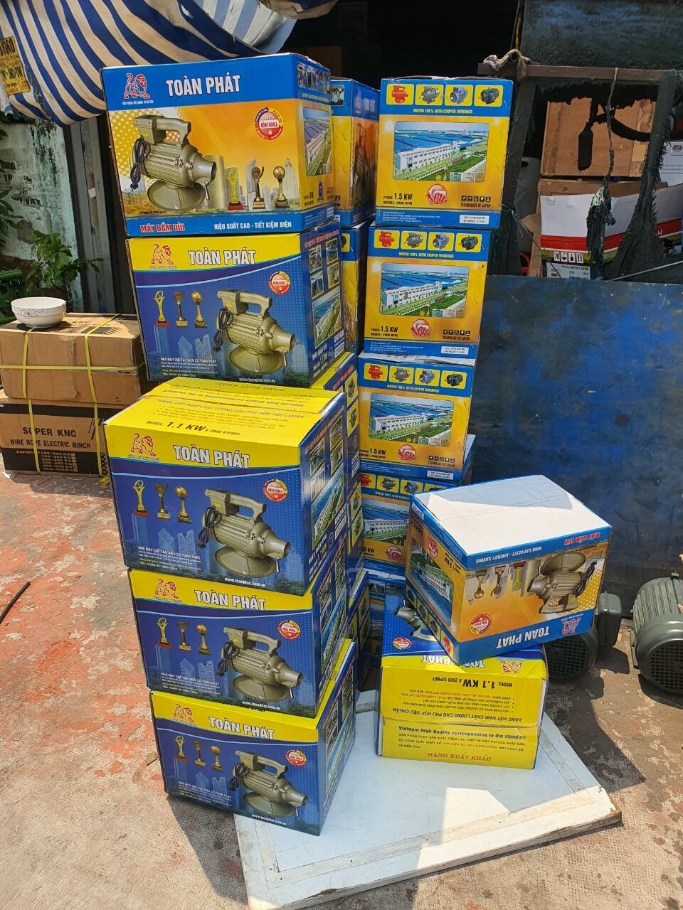 Moteur đầm dùi 1.5Kw Toàn Phát ( hàng cty 100%- chưa có dây dùi)