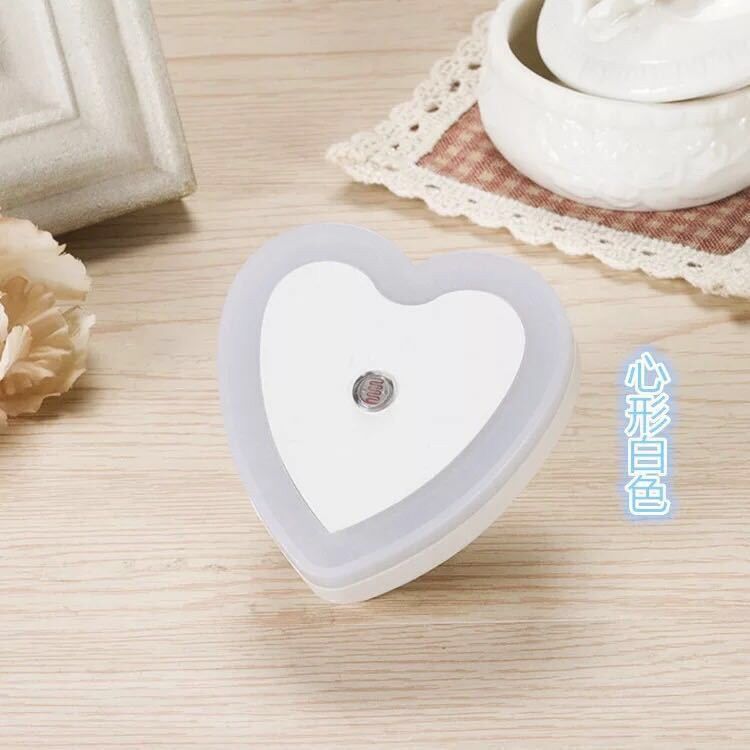 Đèn ngủ cảm ứng hình trái tim