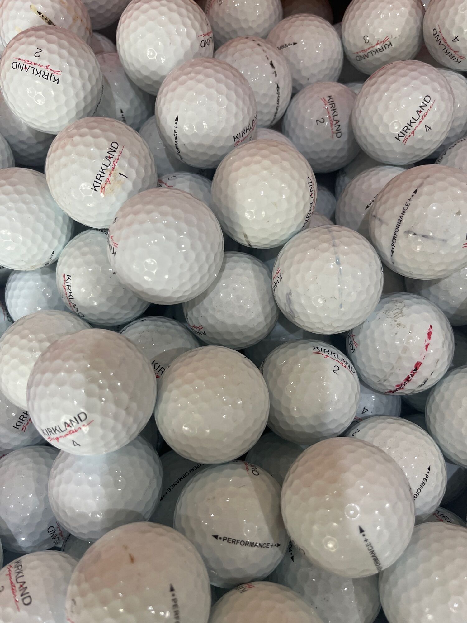 Bóng golf Kirkland độ mới lên đến 90%
