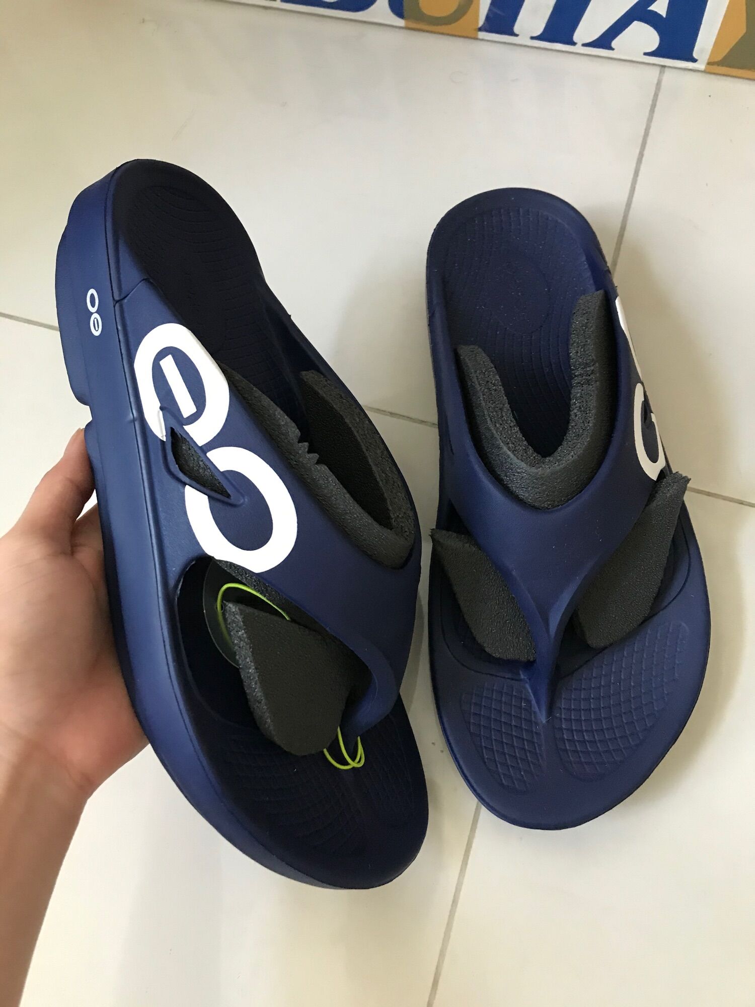 Dép oofos quai kẹp xanh navy