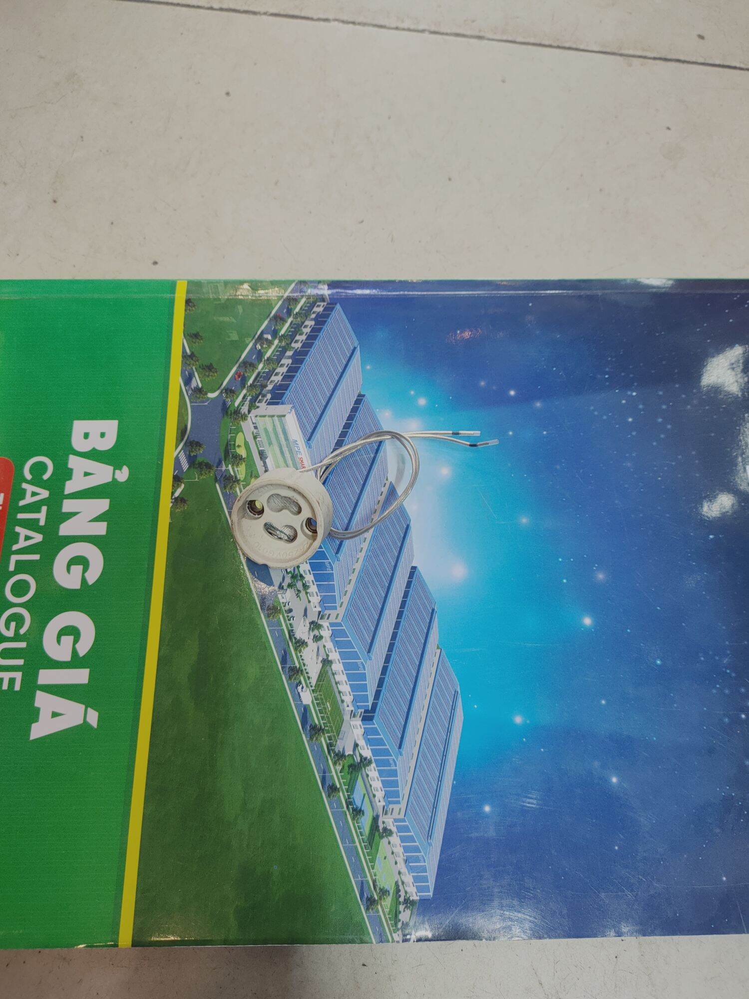 Đui đèn GU10 ( đui cài kiểu chân tắc te)