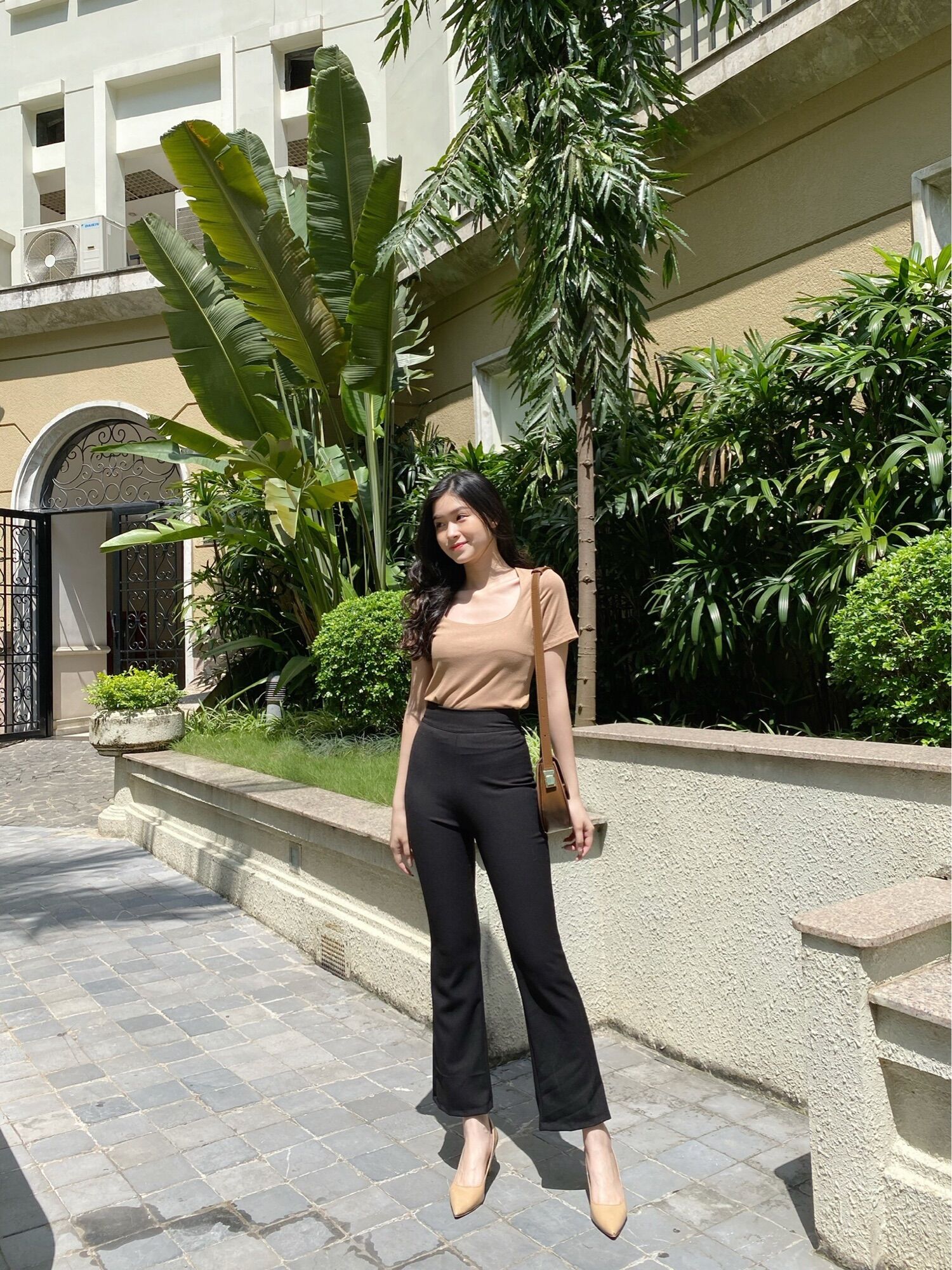 Quần ống loe hot hit