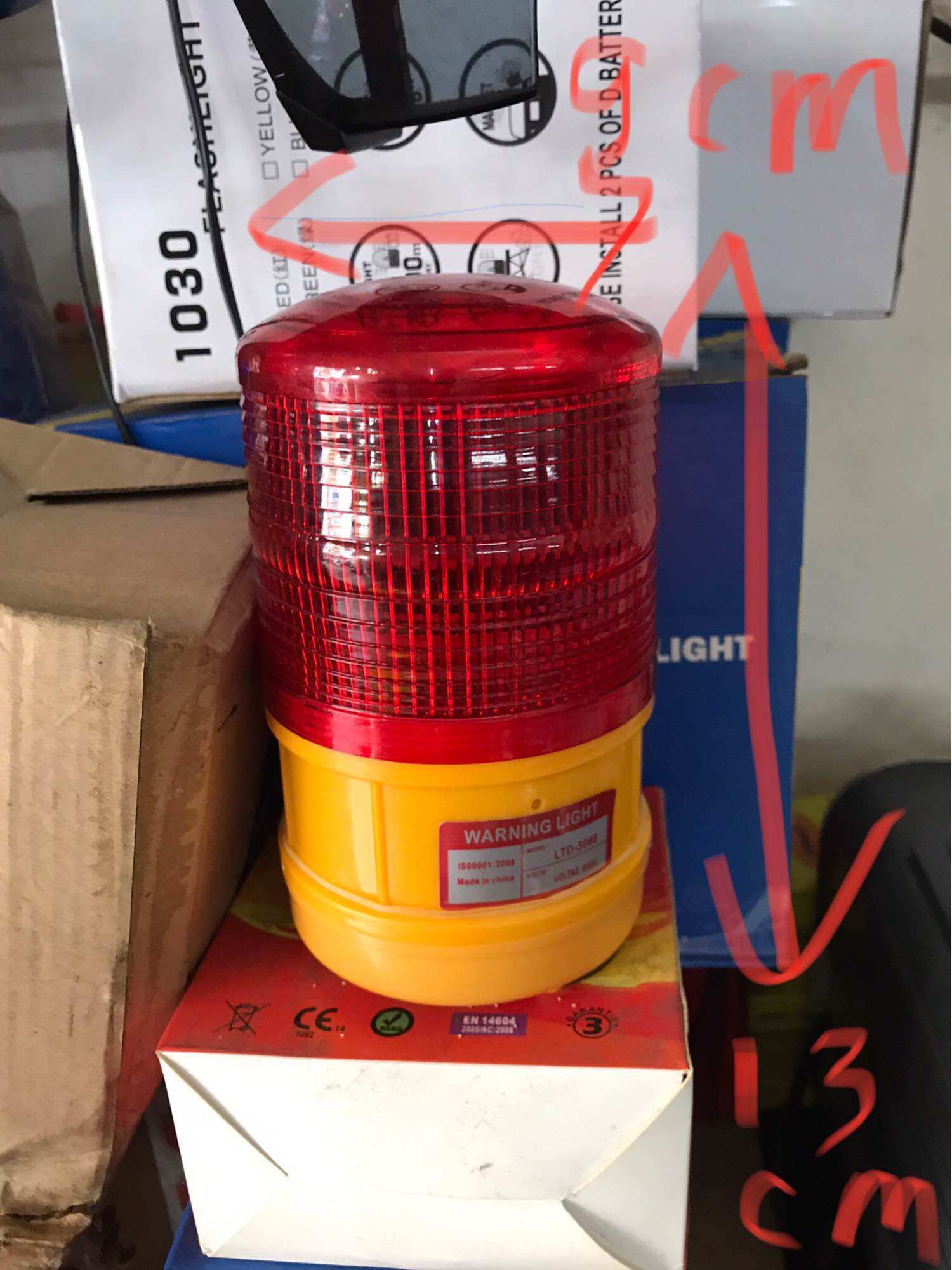 Đèn cảnh báo dùng 4 pin đế nam châm