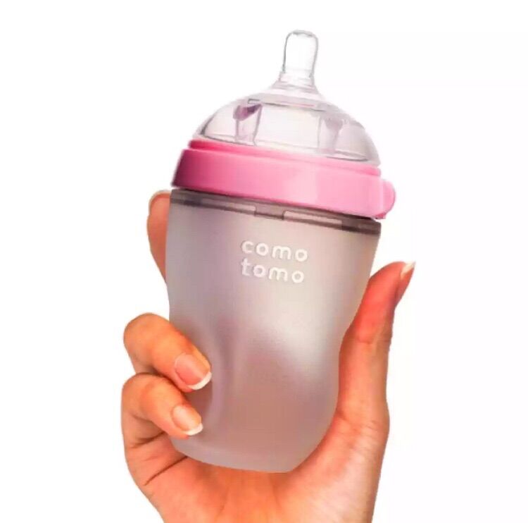Bình sữa comotomo siêu mềm 250ml màu hồng núm theo bình 2 tia cho bé