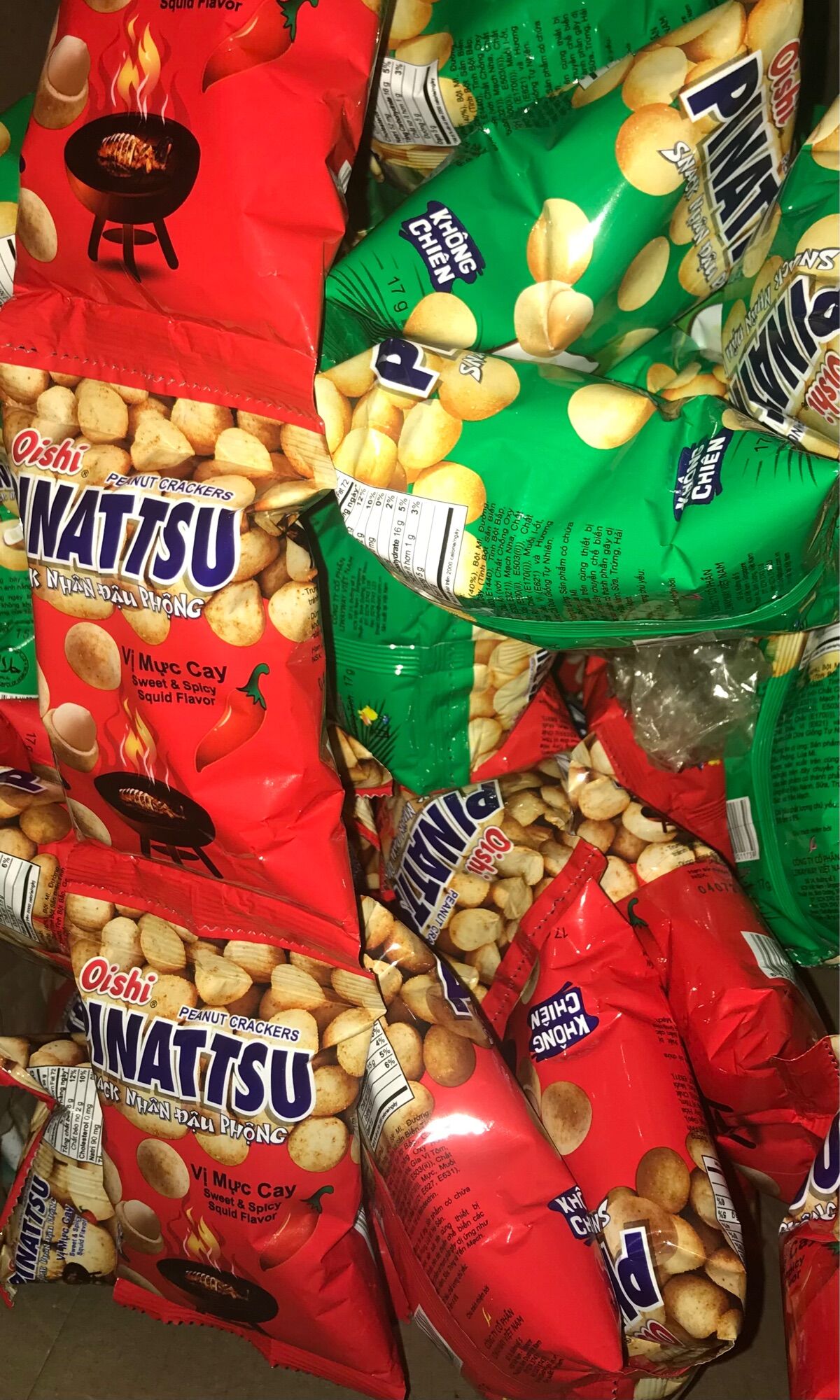 Đậu phộng mực cay Pinattsu Oishi 17g