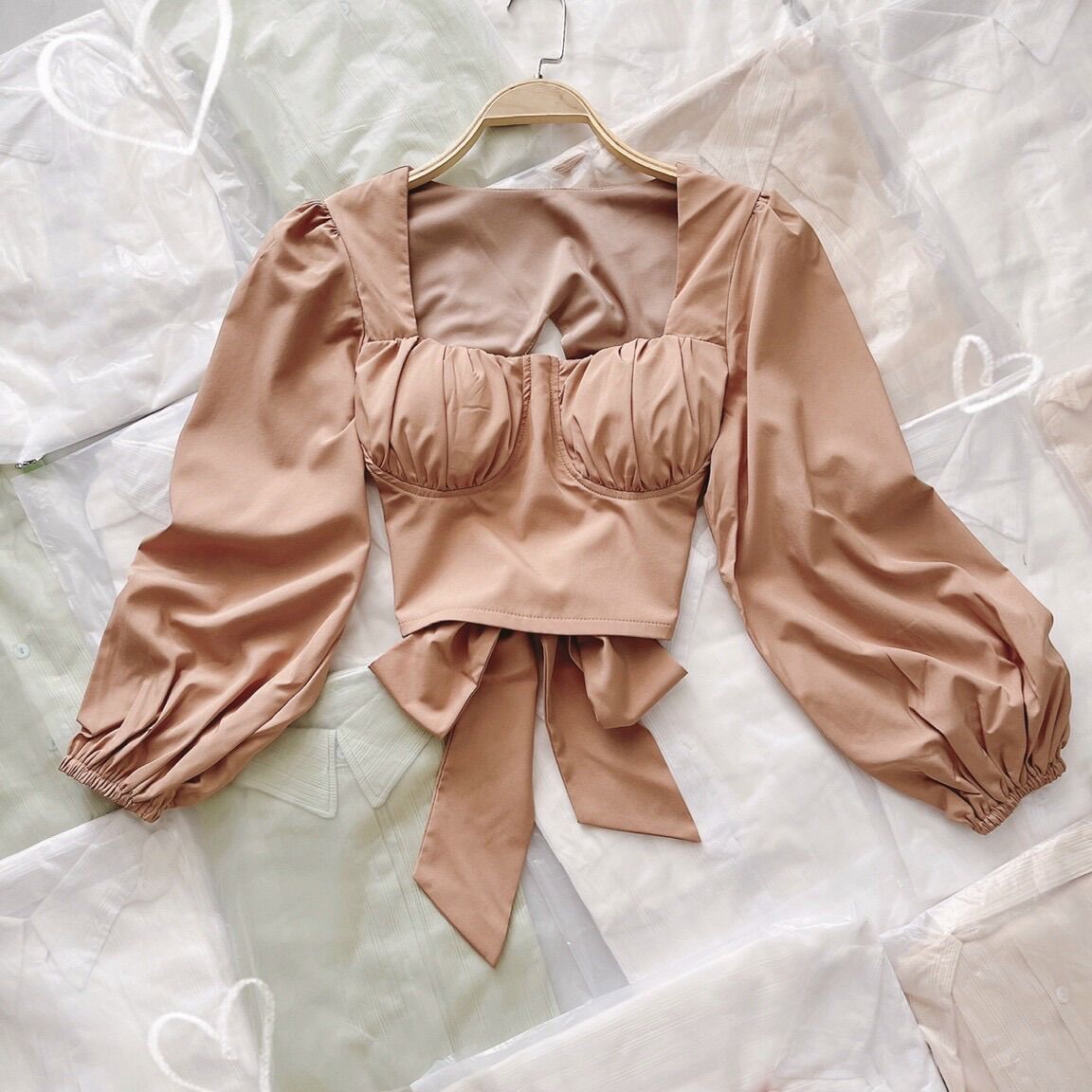 áo croptop cột nơ lưng , cúp ngực tay phồng