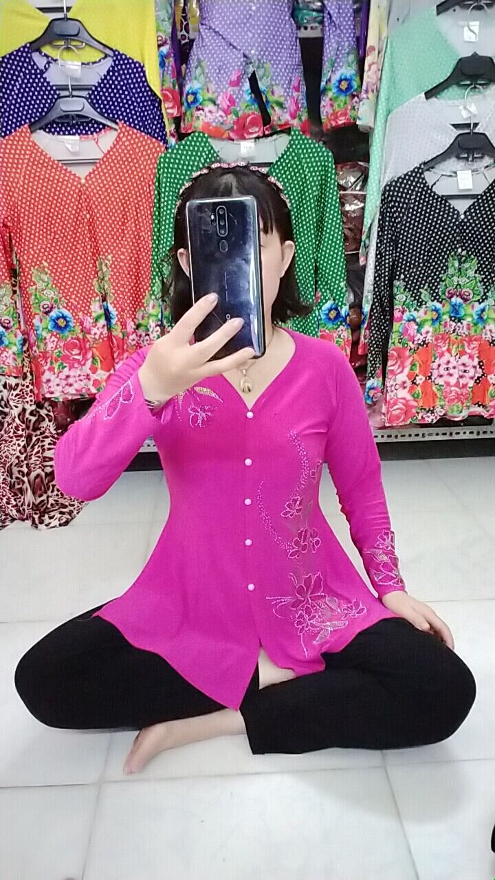 Bà Ba đính đá con công CÓ kèm quần